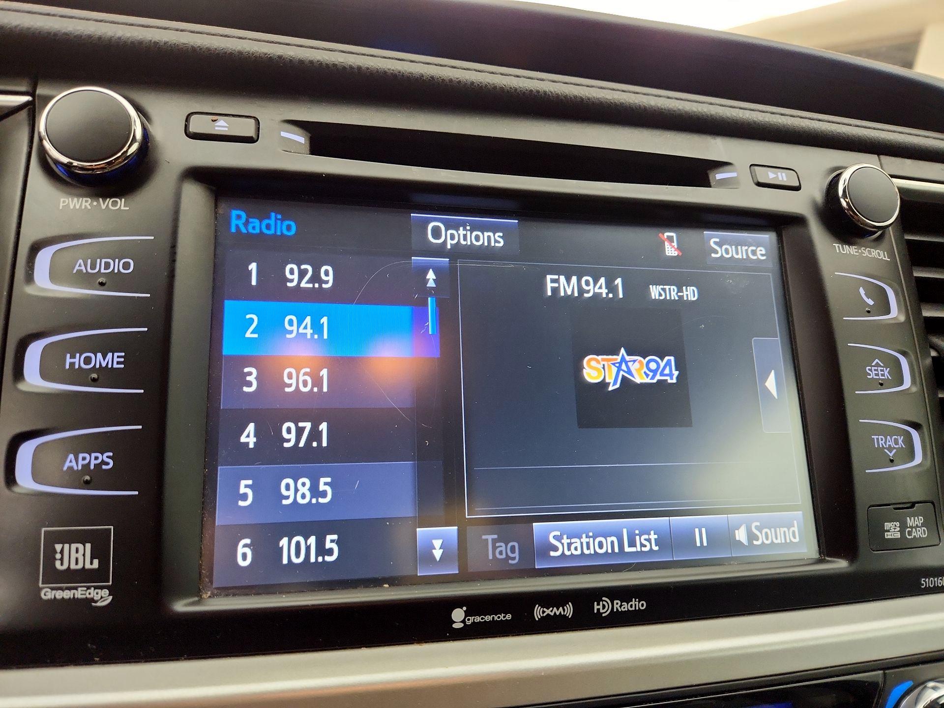 Thumbnail: 2016 Toyota Highlander - 16