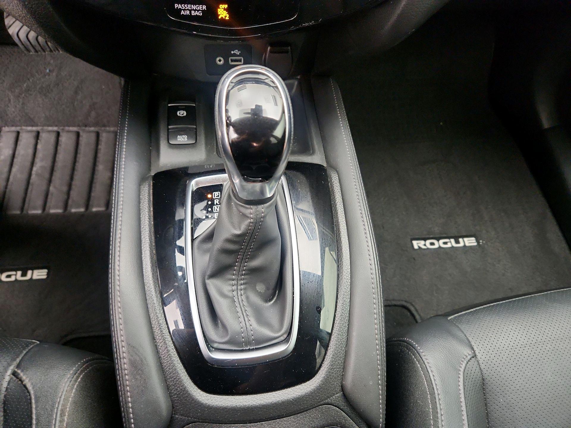 Thumbnail: 2018 Nissan Rogue - 17