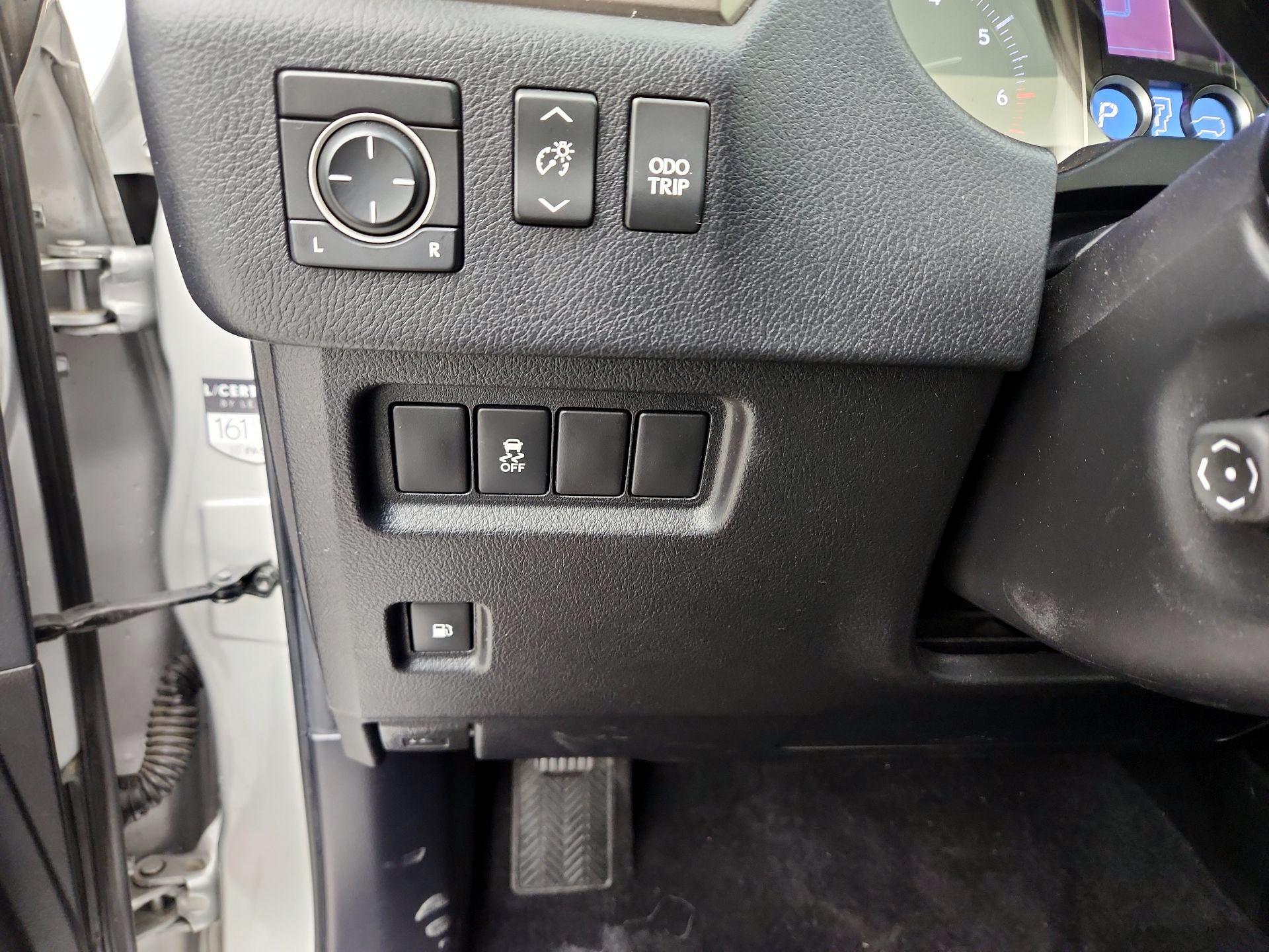 Thumbnail: 2014 Lexus GX - 13