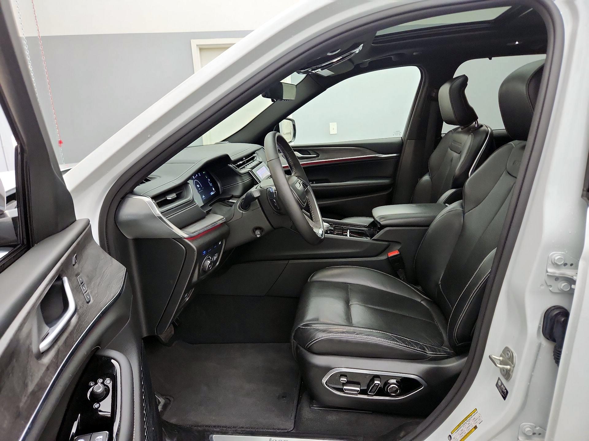 Thumbnail: 2023 Jeep Grand Cherokee - 11