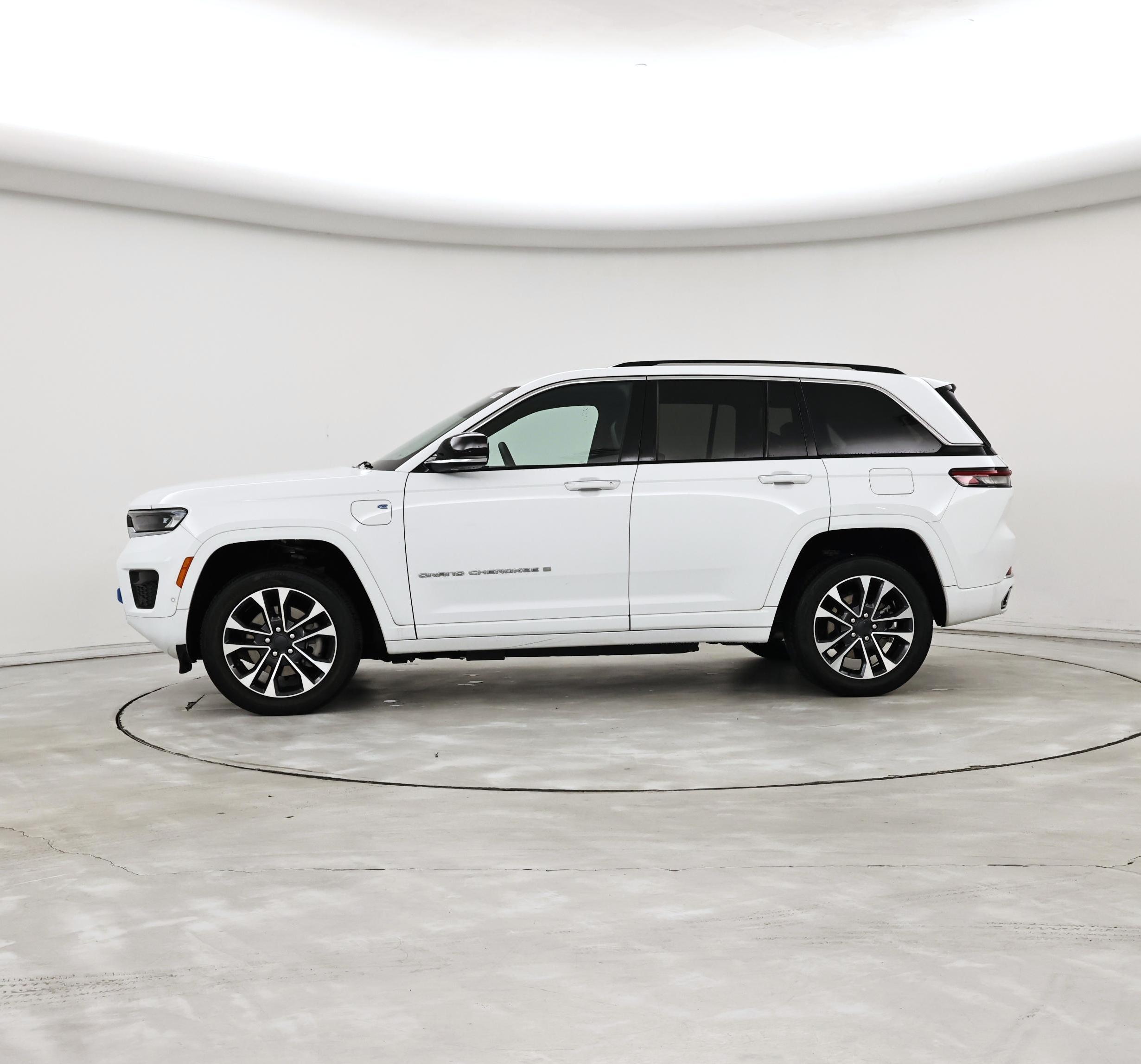 Thumbnail: 2023 Jeep Grand Cherokee - 3