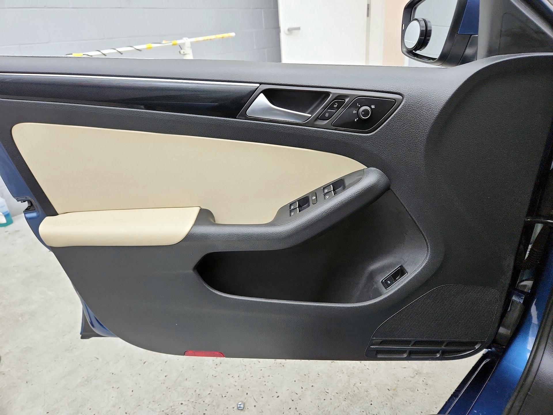 Thumbnail: 2016 Volkswagen Jetta - 12