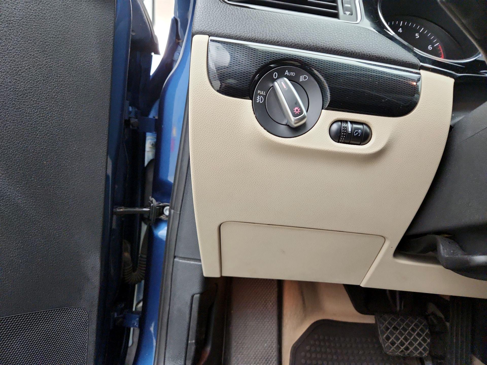 Thumbnail: 2016 Volkswagen Jetta - 13