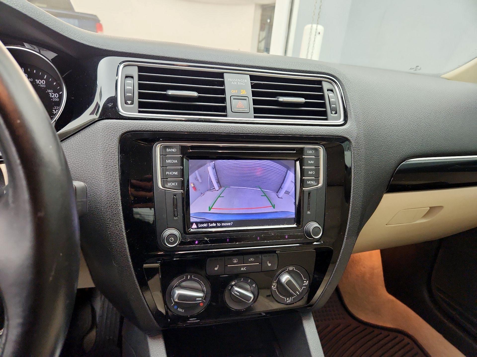 Thumbnail: 2016 Volkswagen Jetta - 14