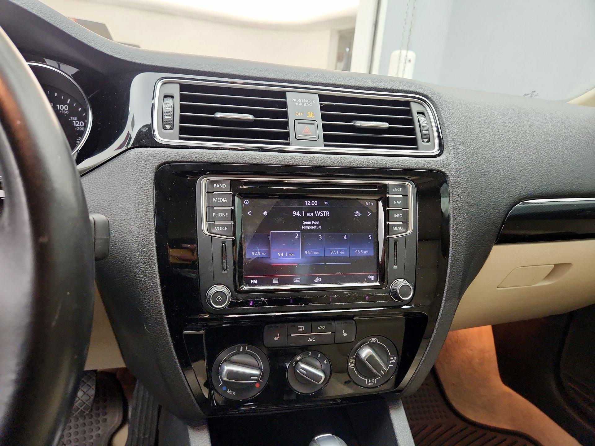 Thumbnail: 2016 Volkswagen Jetta - 15