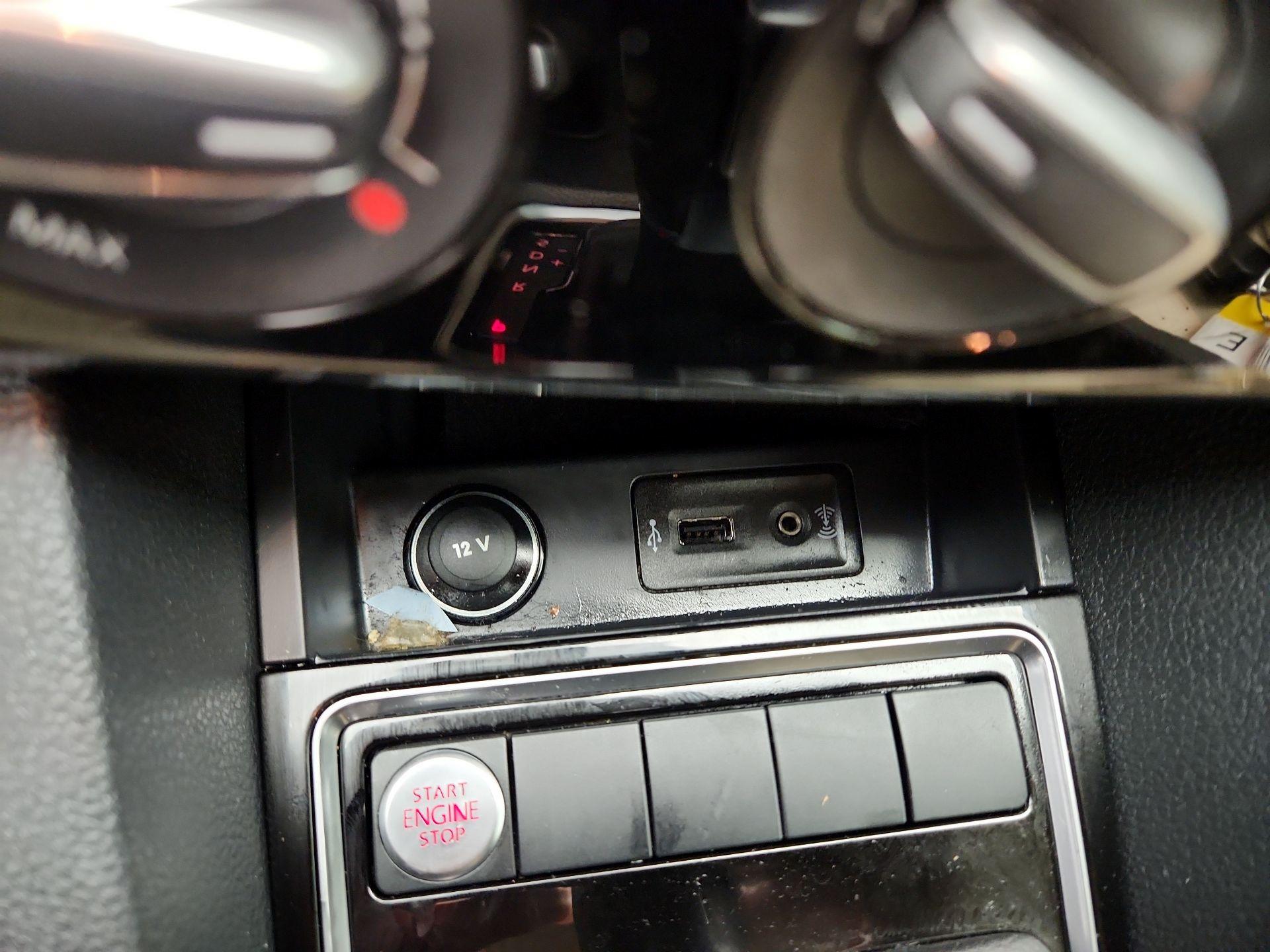 Thumbnail: 2016 Volkswagen Jetta - 18