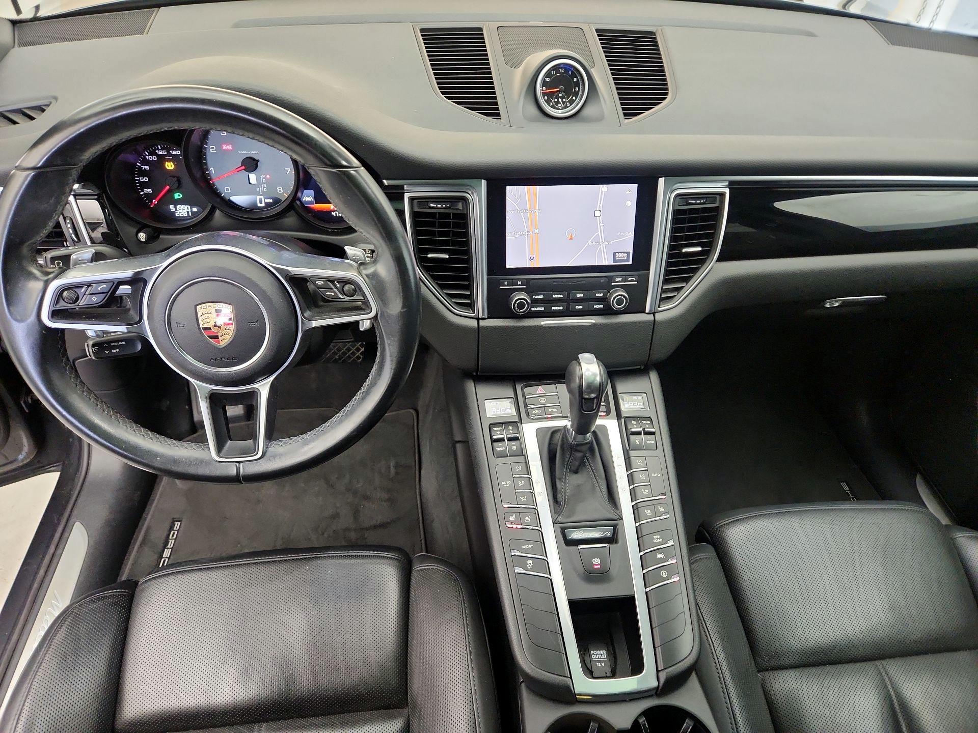 Thumbnail: 2017 Porsche Macan - 9