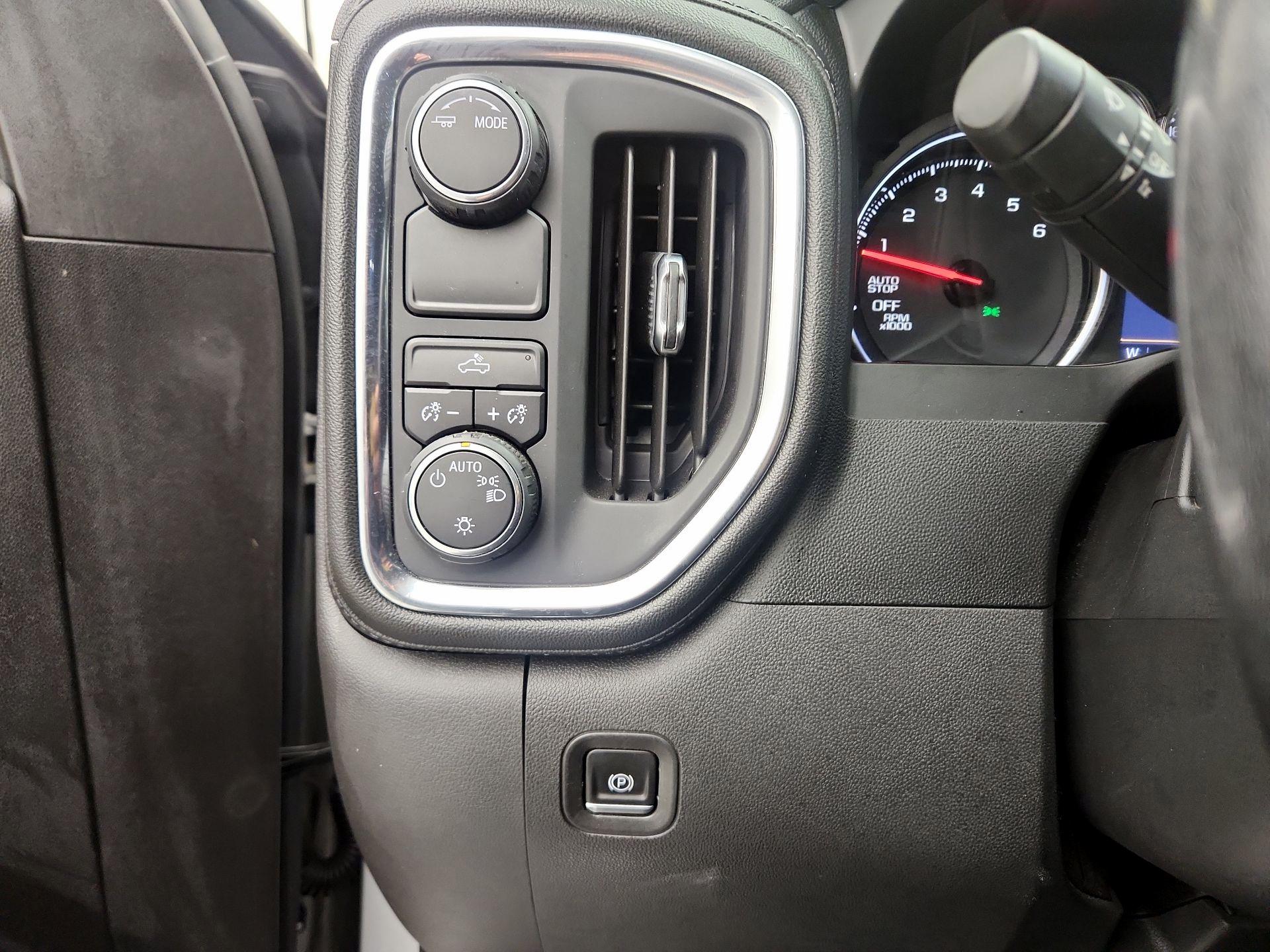 Thumbnail: 2020 Chevrolet Silverado 1500 - 13