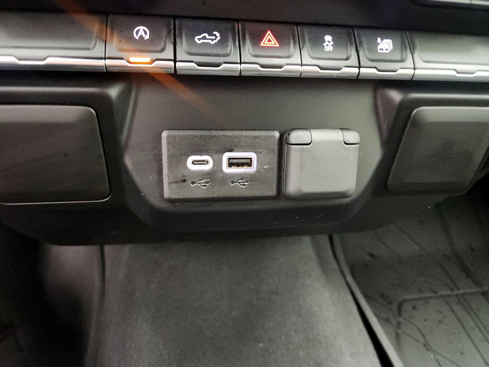 Thumbnail: 2020 Chevrolet Silverado 1500 - 18