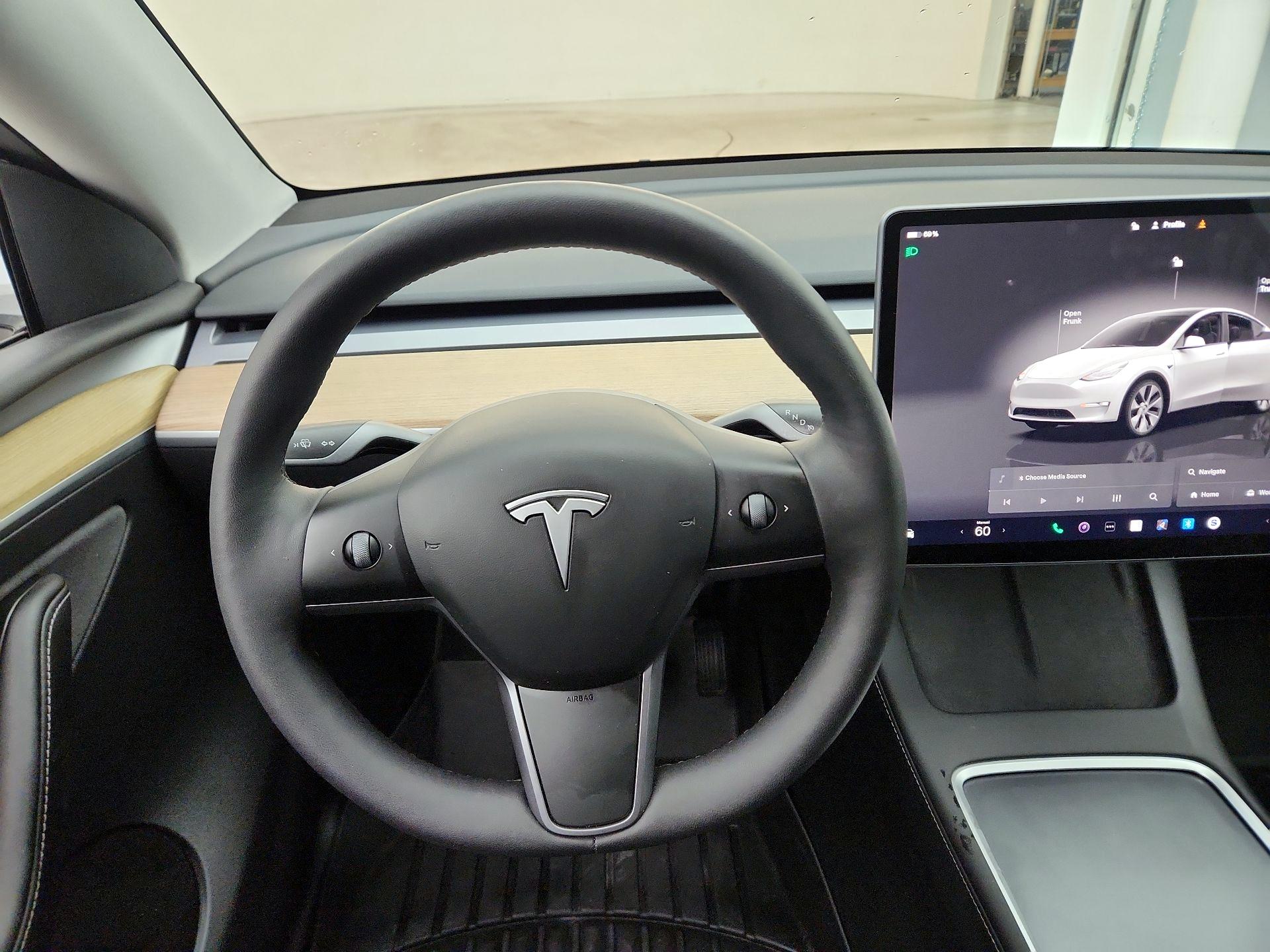 Thumbnail: 2023 Tesla Model Y - 10