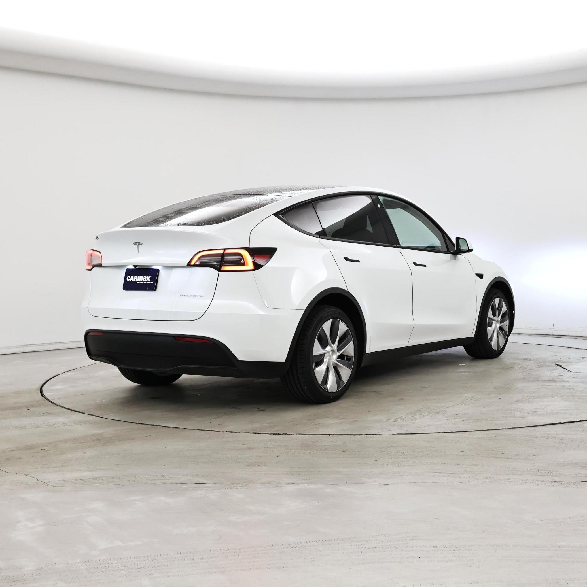 Thumbnail: 2023 Tesla Model Y - 8