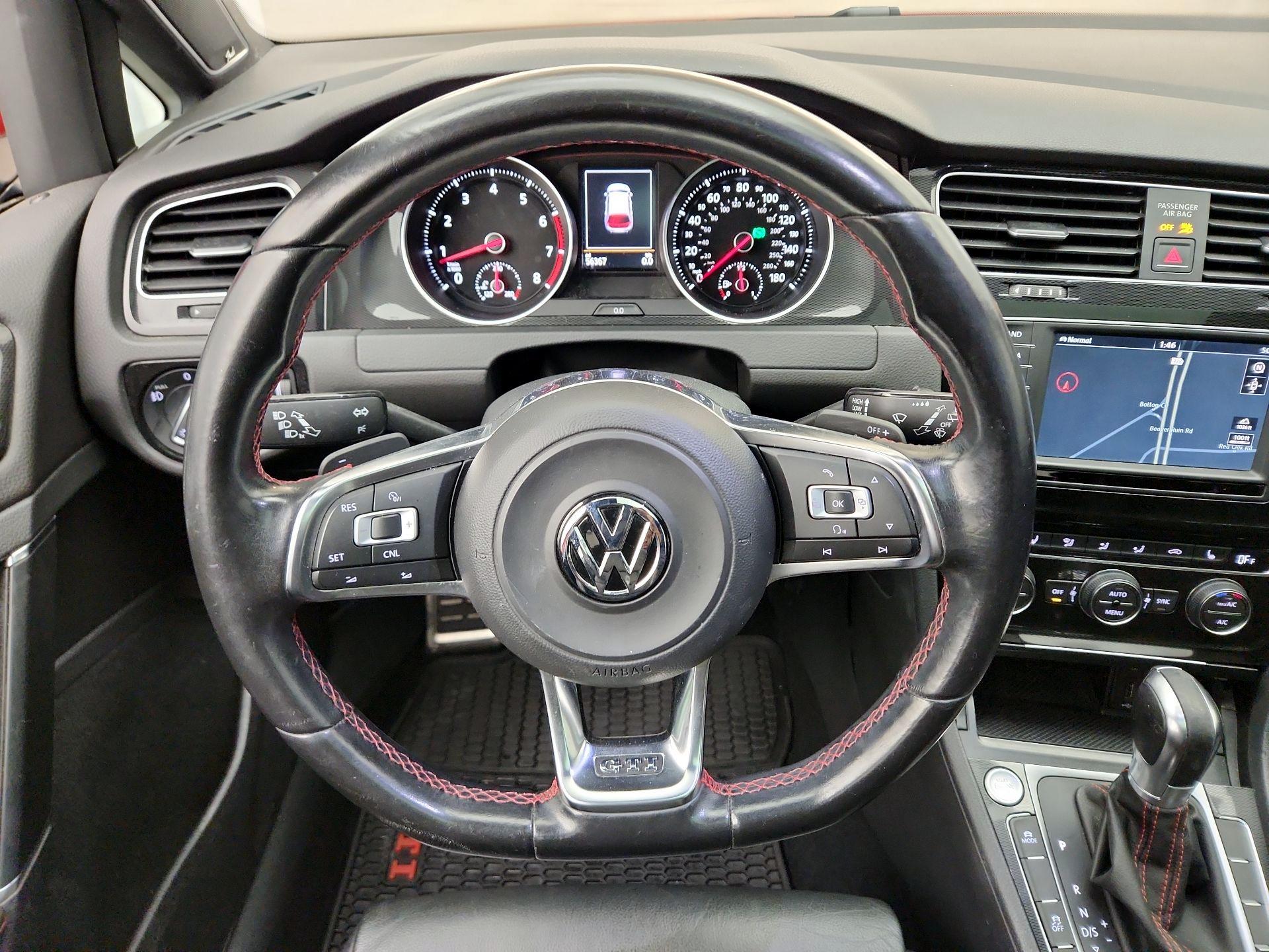 Thumbnail: 2016 Volkswagen Golf - 10
