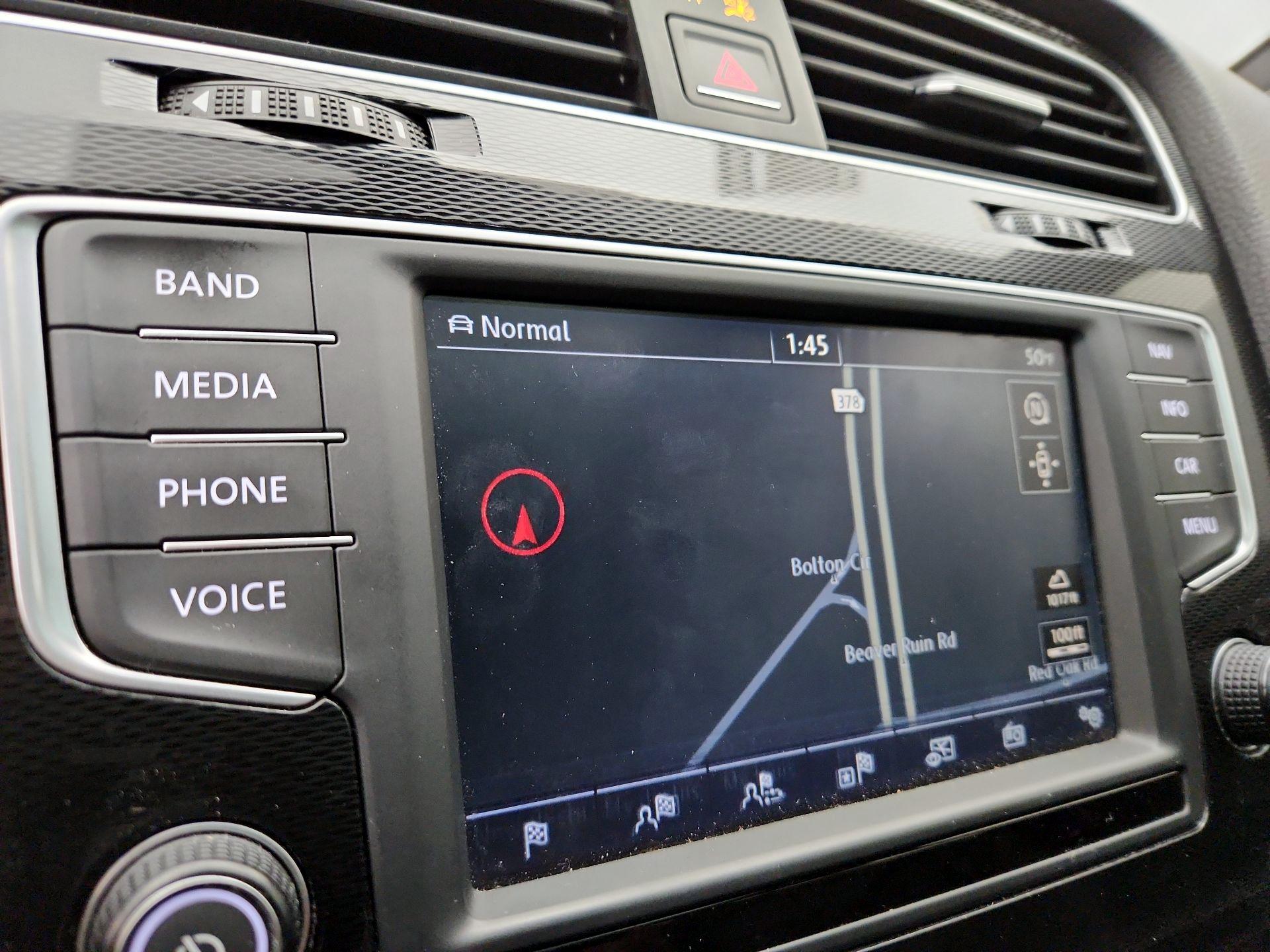 Thumbnail: 2016 Volkswagen Golf - 14