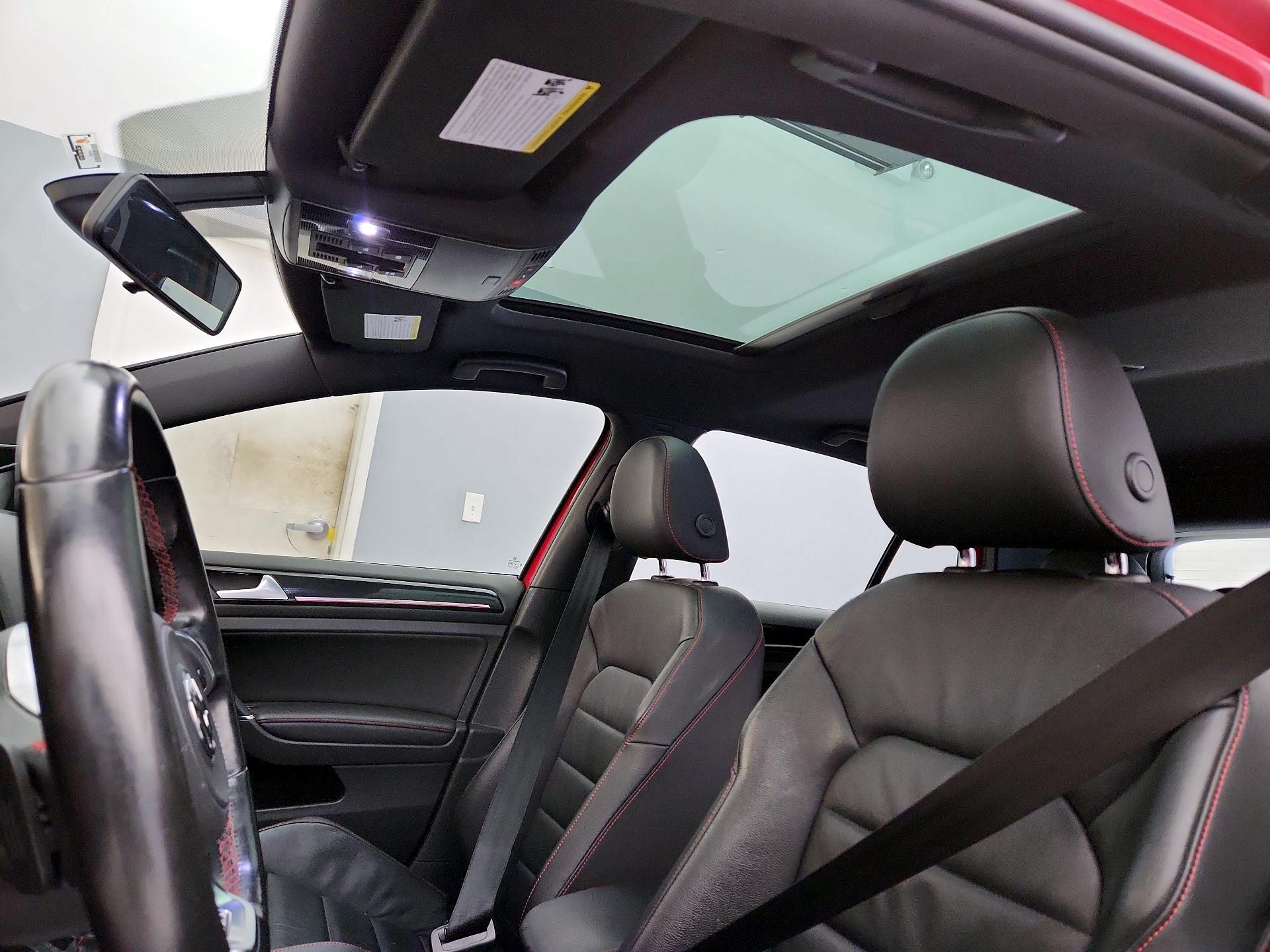 Thumbnail: 2016 Volkswagen Golf - 19