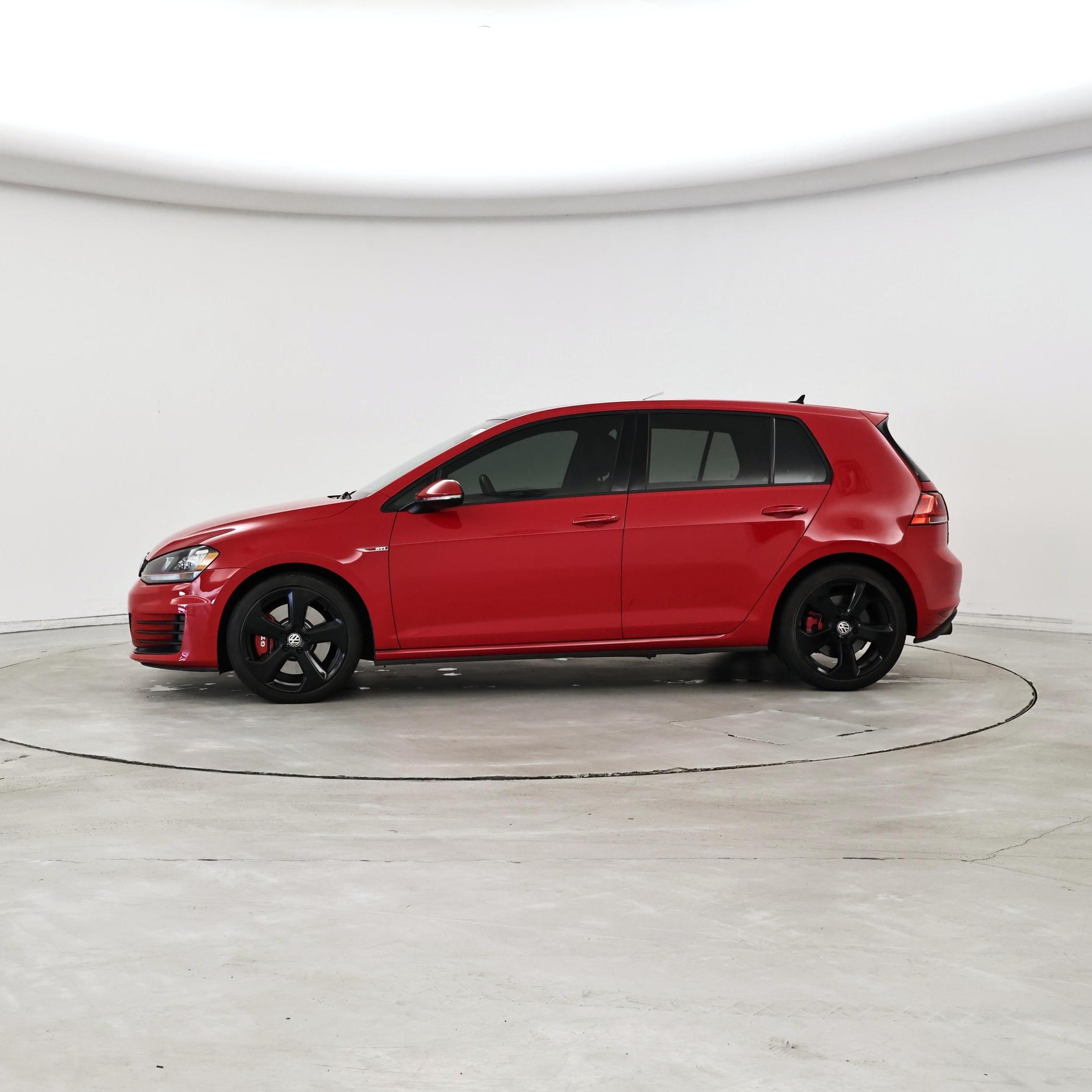 Thumbnail: 2016 Volkswagen Golf - 3