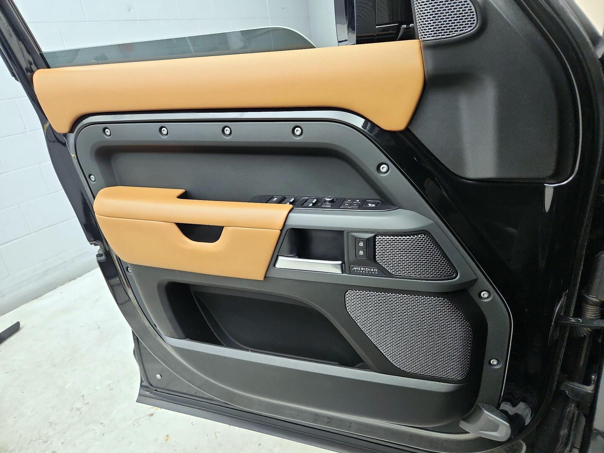 Thumbnail: 2020 Land Rover Defender - 12