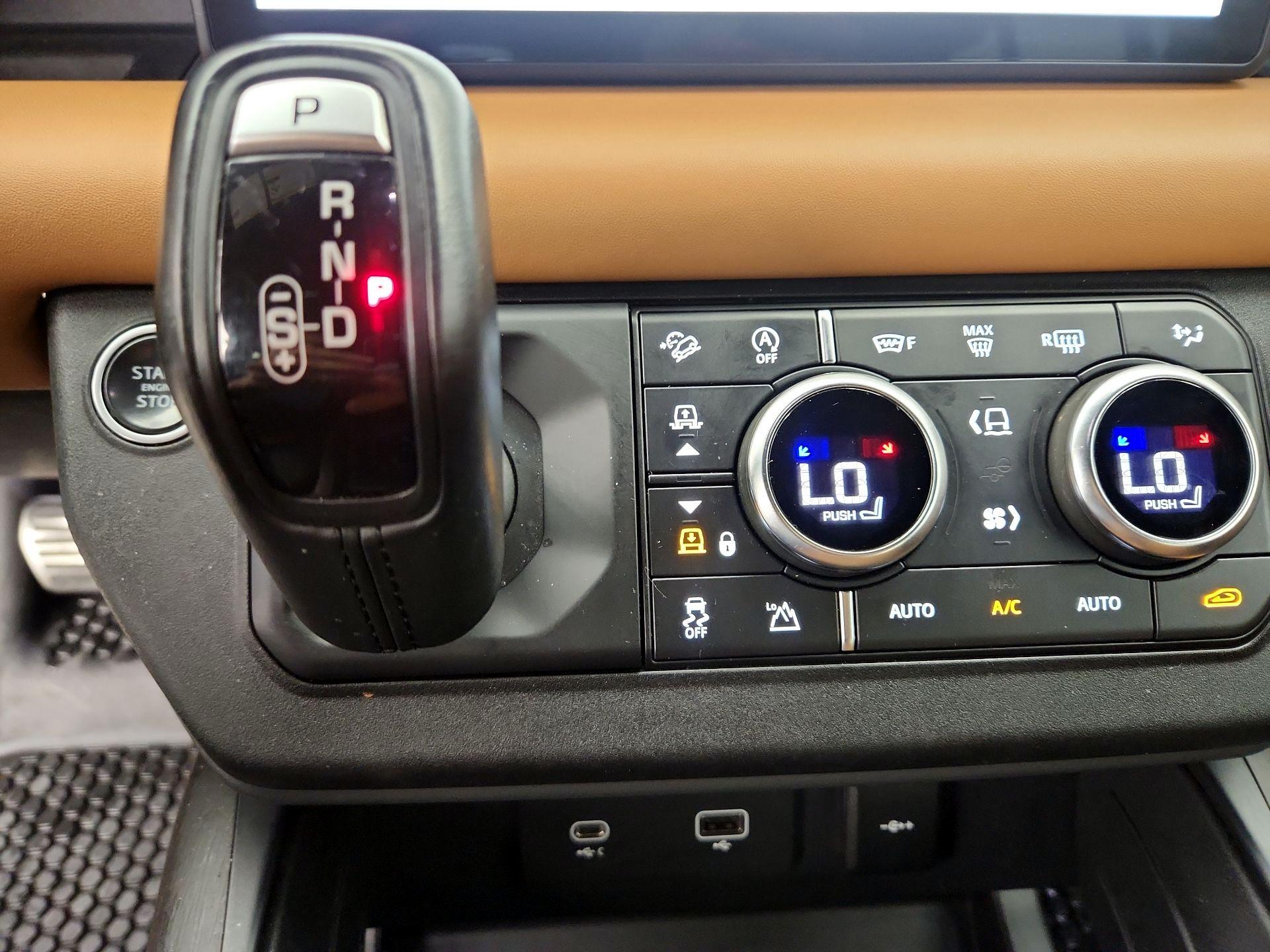 Thumbnail: 2020 Land Rover Defender - 18