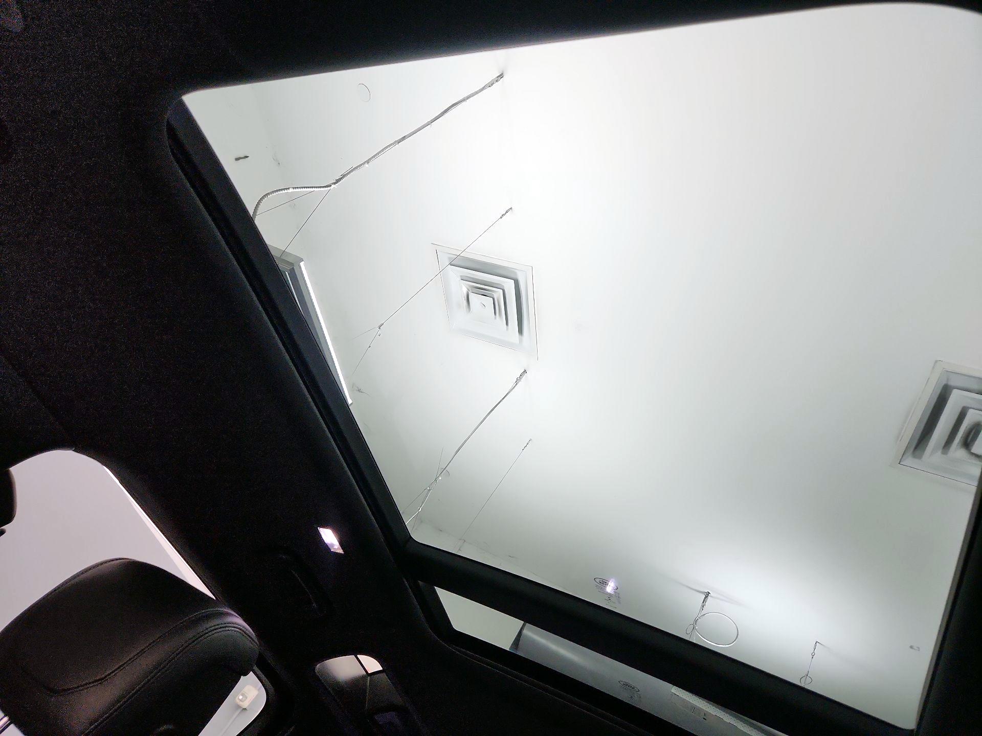 Thumbnail: 2020 Land Rover Defender - 20