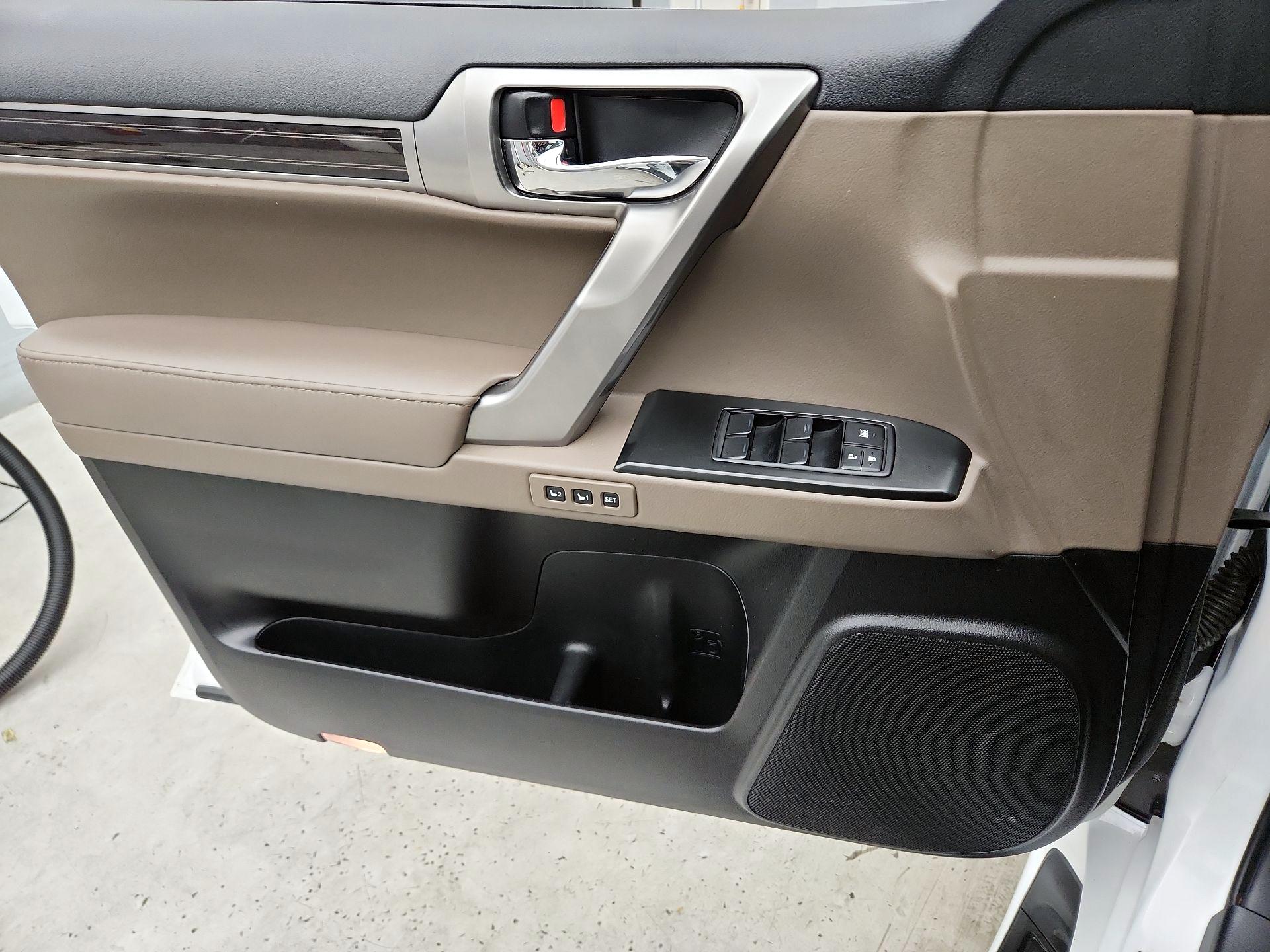 Thumbnail: 2022 Lexus GX - 12