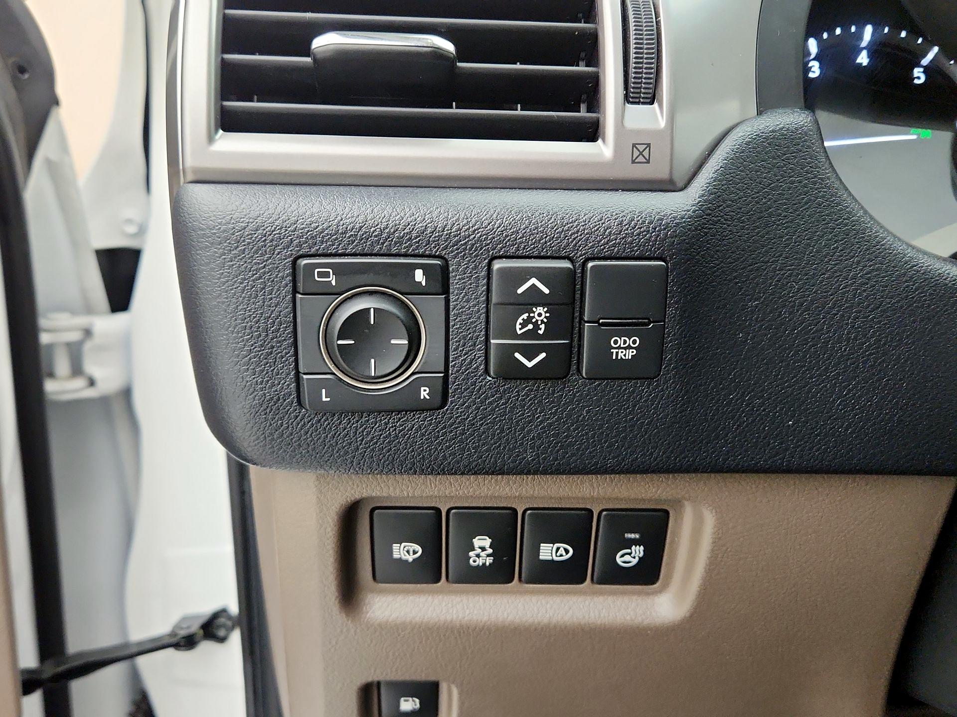 Thumbnail: 2022 Lexus GX - 13