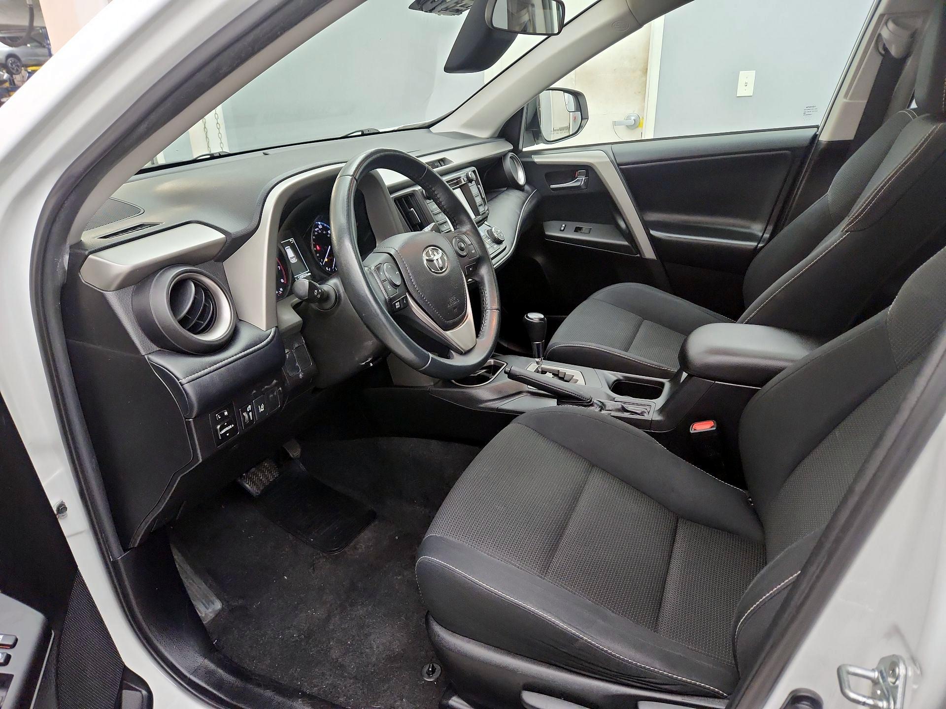 Thumbnail: 2018 Toyota RAV4 - 11