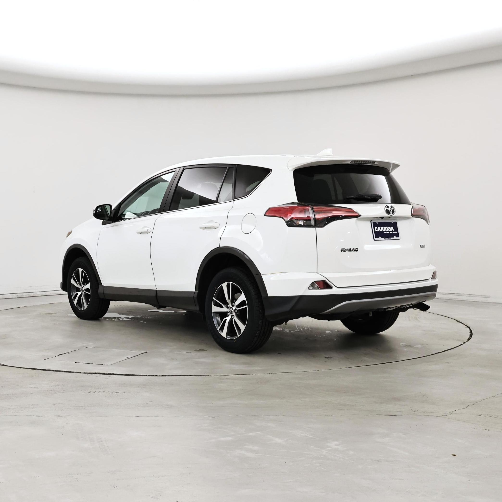 Thumbnail: 2018 Toyota RAV4 - 2