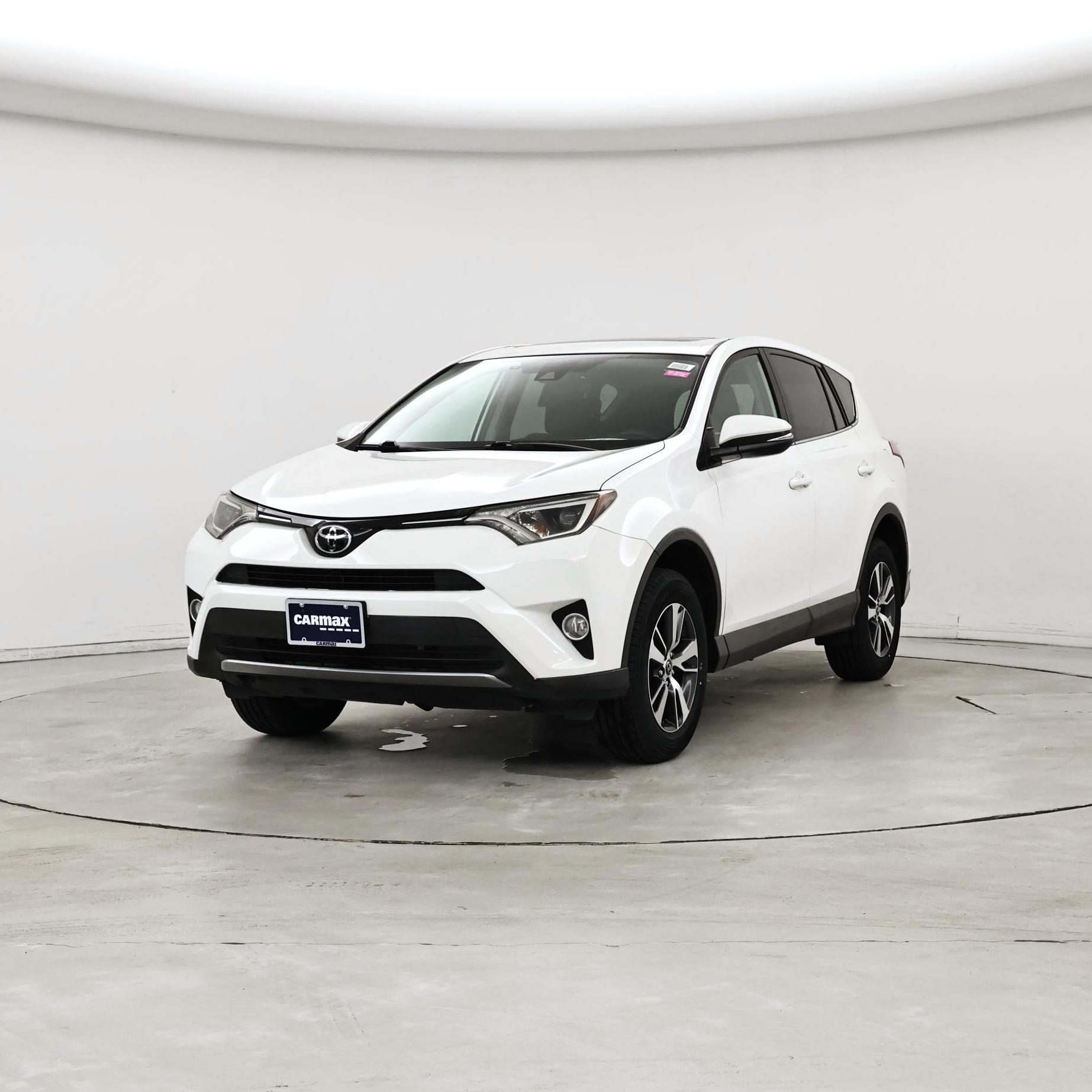Thumbnail: 2018 Toyota RAV4 - 4
