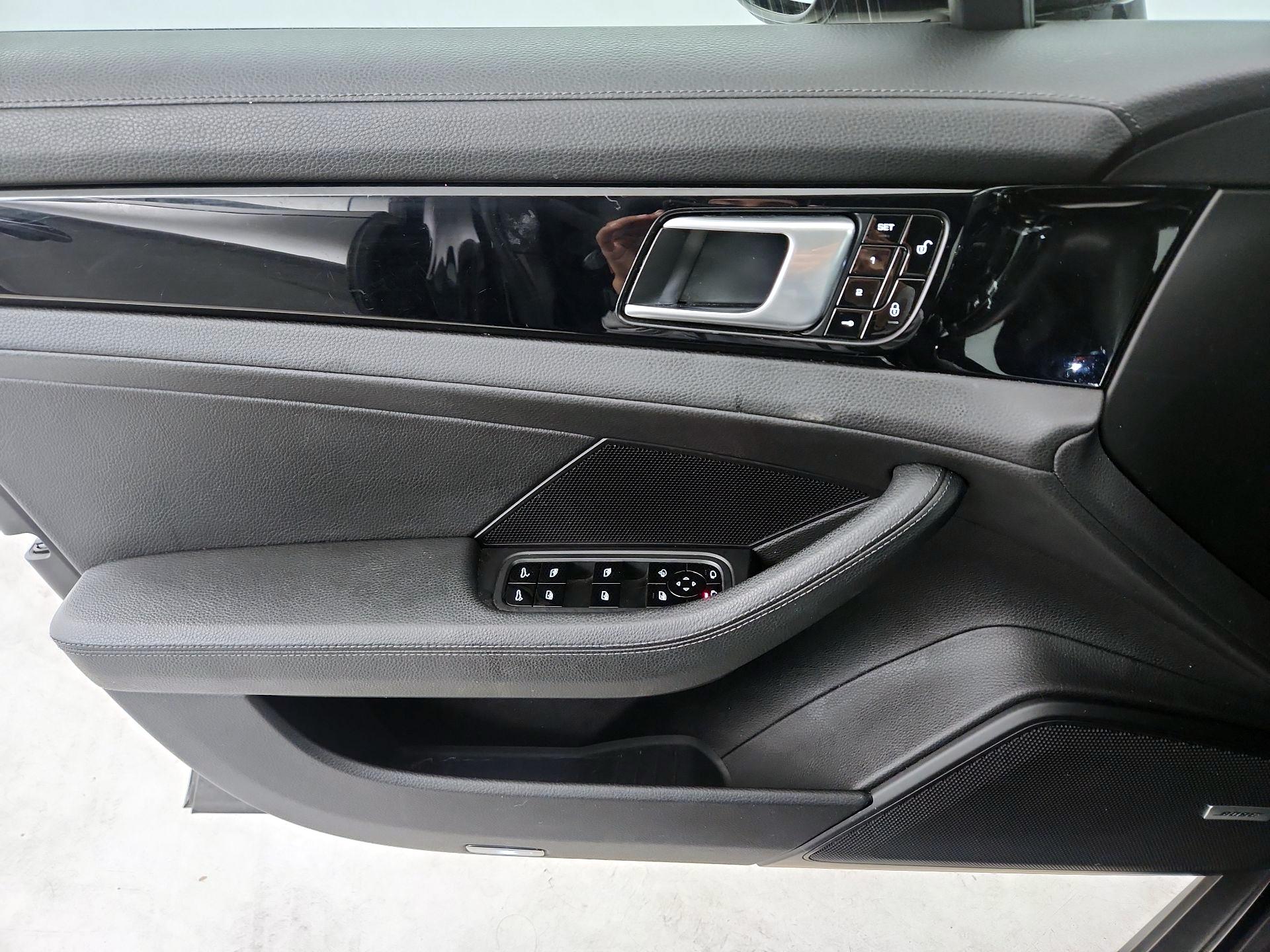 Thumbnail: 2018 Porsche Panamera - 12