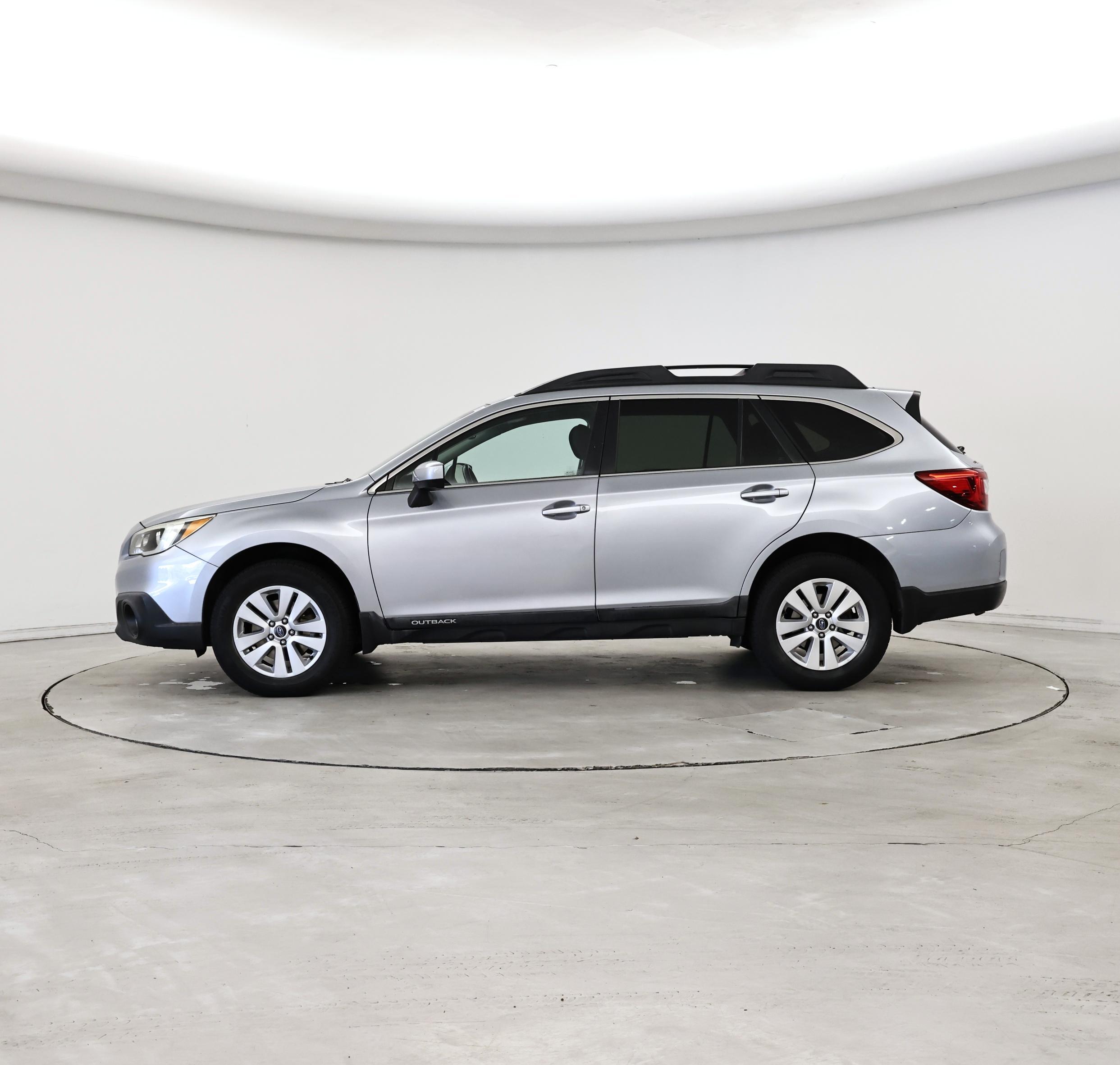 Thumbnail: 2015 Subaru Outback - 3