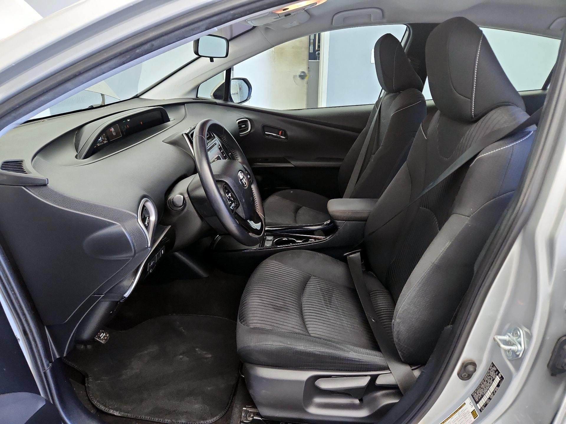 Thumbnail: 2021 Toyota Prius Prime - 11