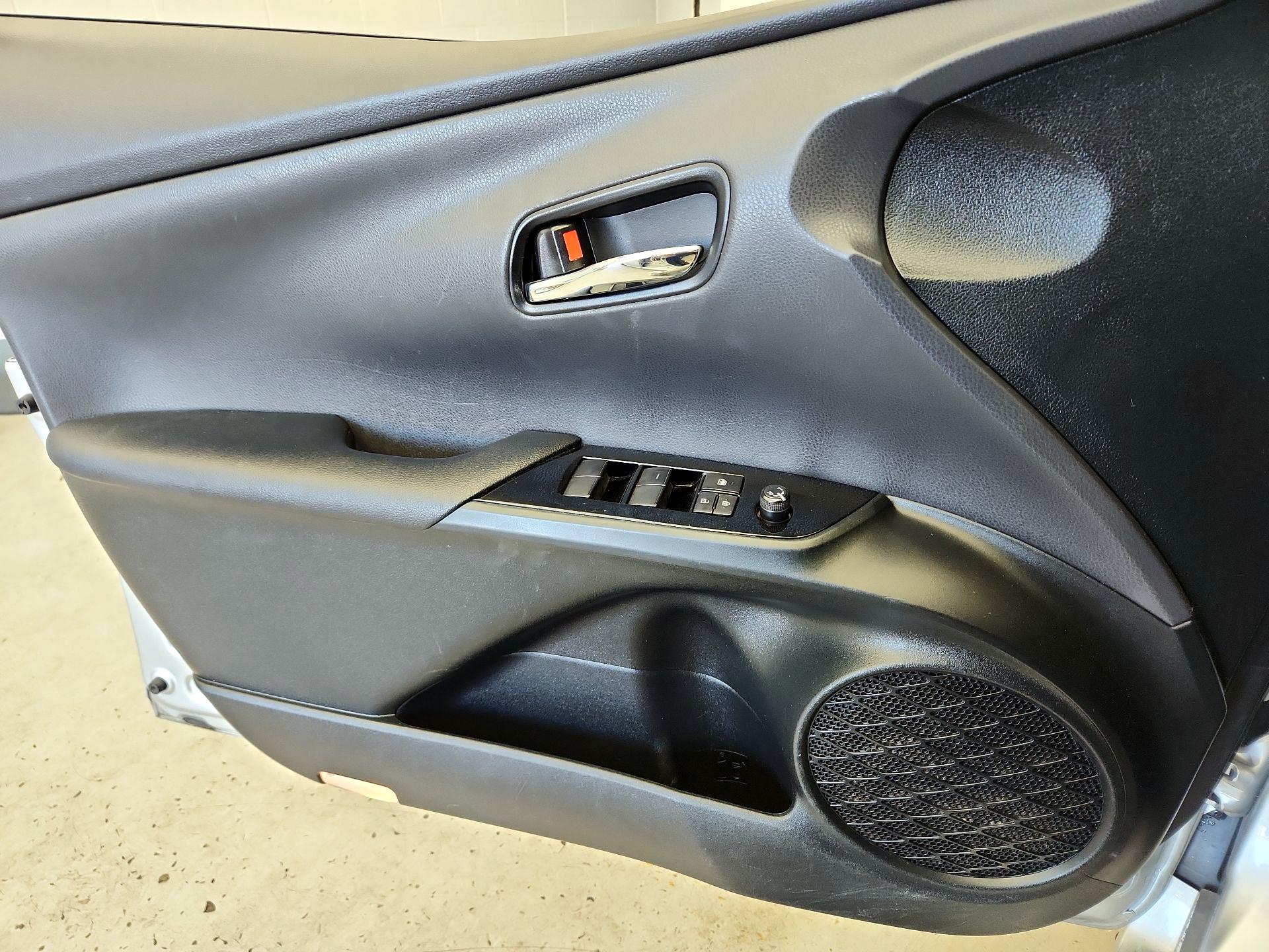 Thumbnail: 2021 Toyota Prius Prime - 12