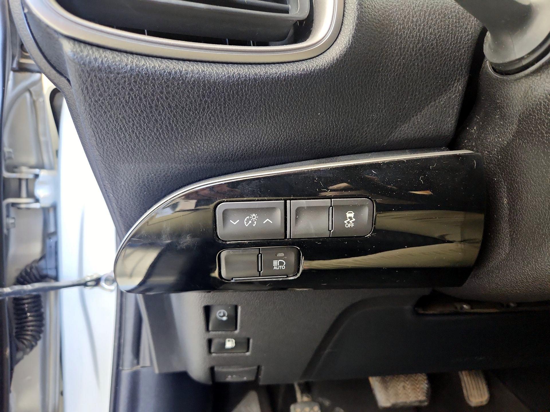 Thumbnail: 2021 Toyota Prius Prime - 13