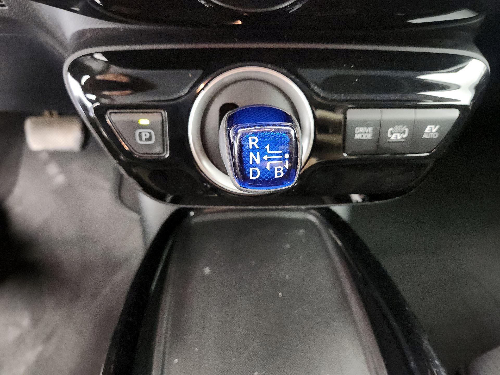 Thumbnail: 2021 Toyota Prius Prime - 17