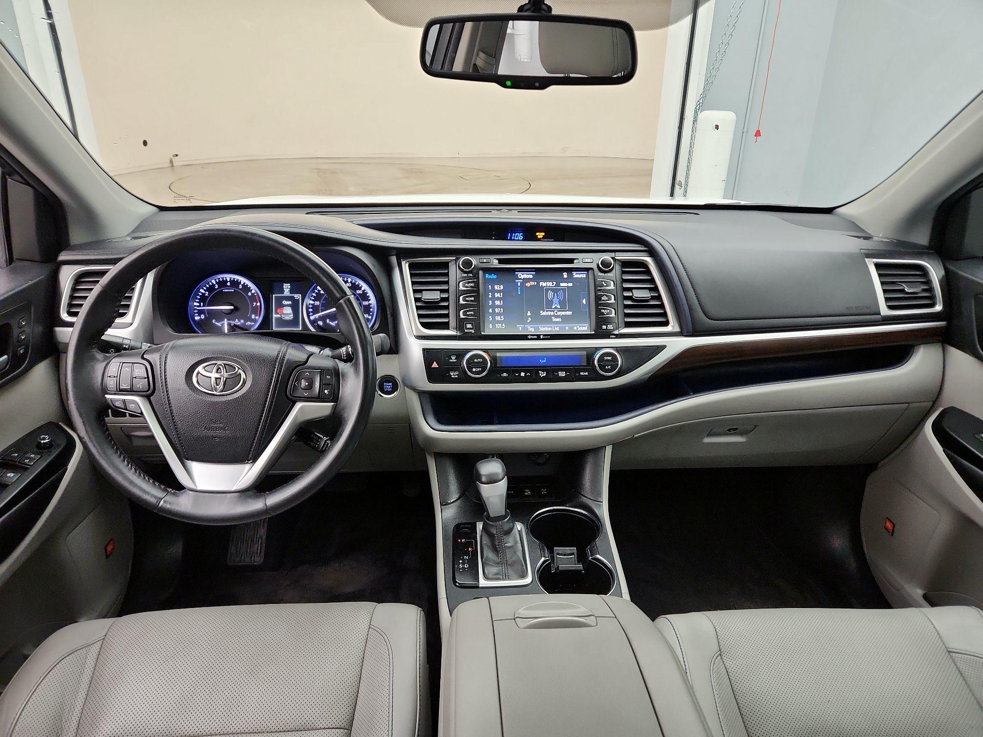 Thumbnail: 2014 Toyota Highlander - 9