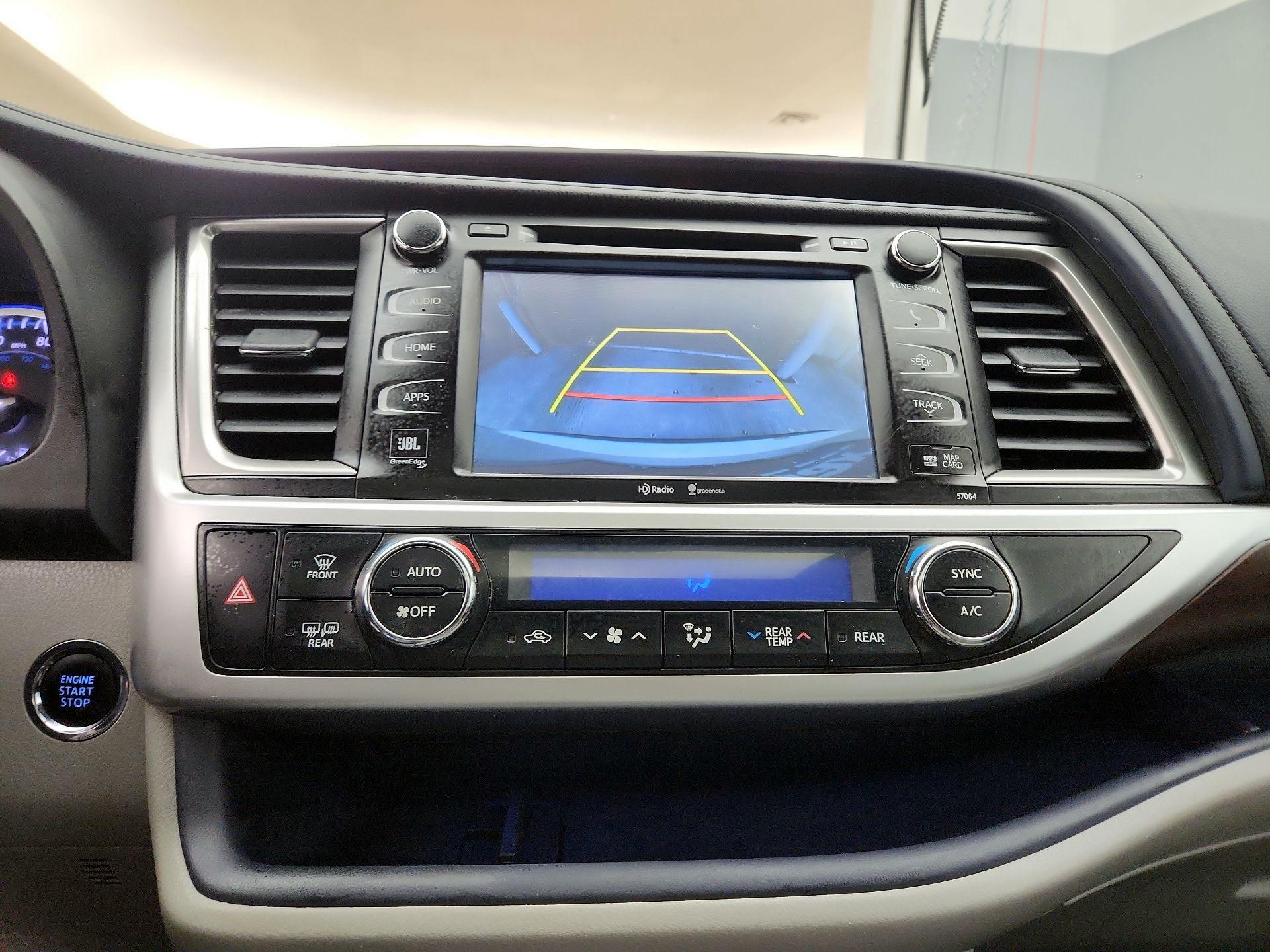 Thumbnail: 2014 Toyota Highlander - 14