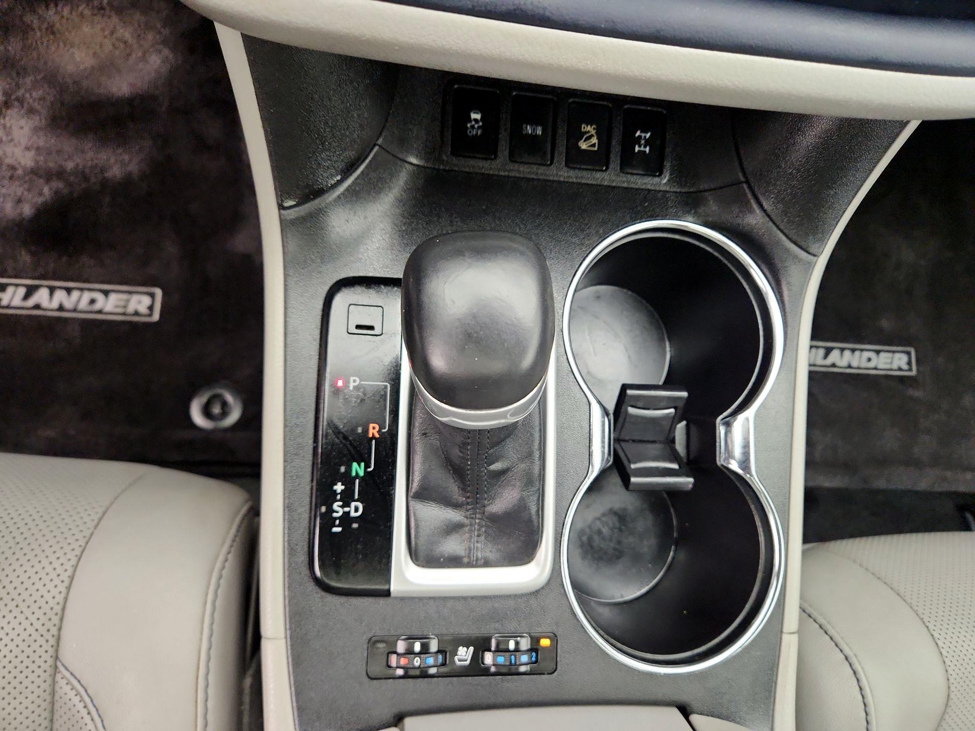 Thumbnail: 2014 Toyota Highlander - 17