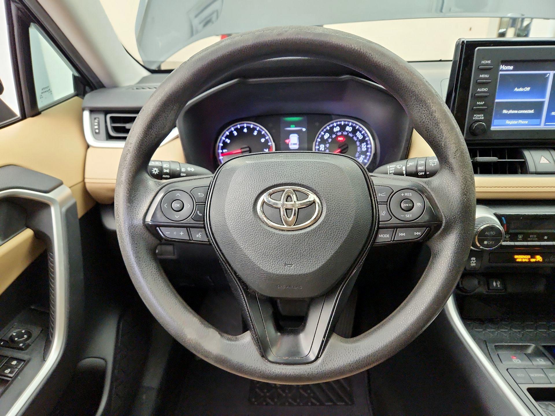Thumbnail: 2019 Toyota RAV4 - 10