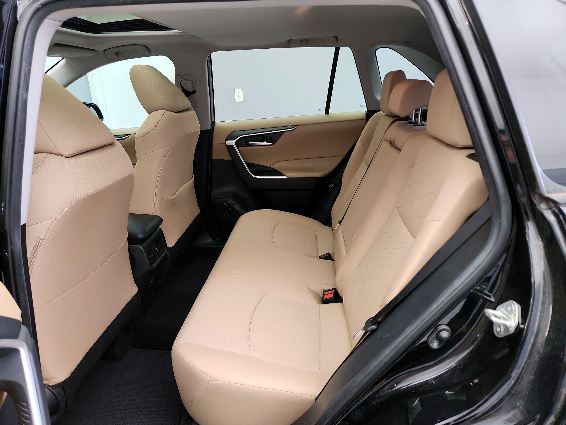 Thumbnail: 2019 Toyota RAV4 - 20