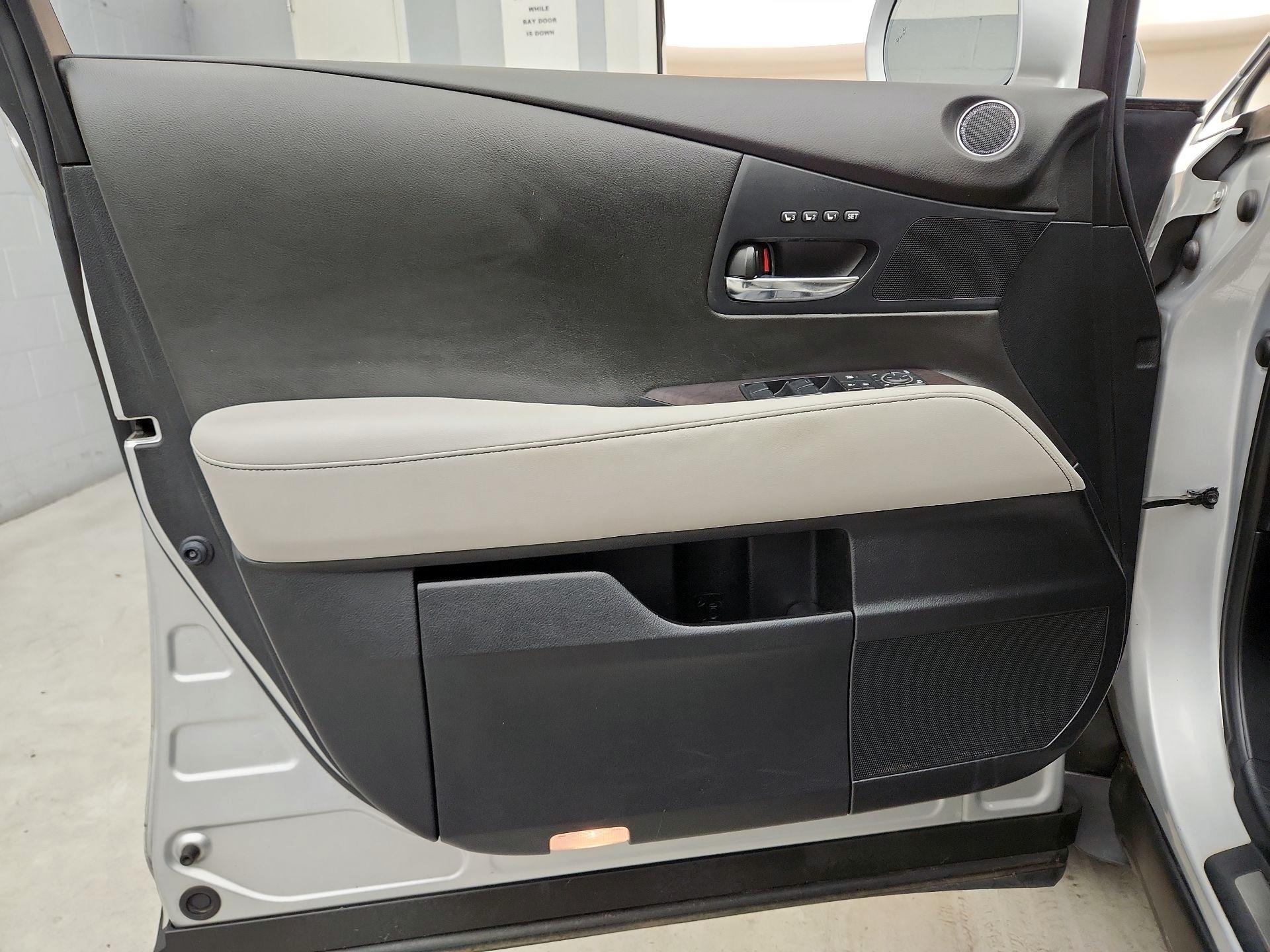 Thumbnail: 2015 Lexus RX - 12