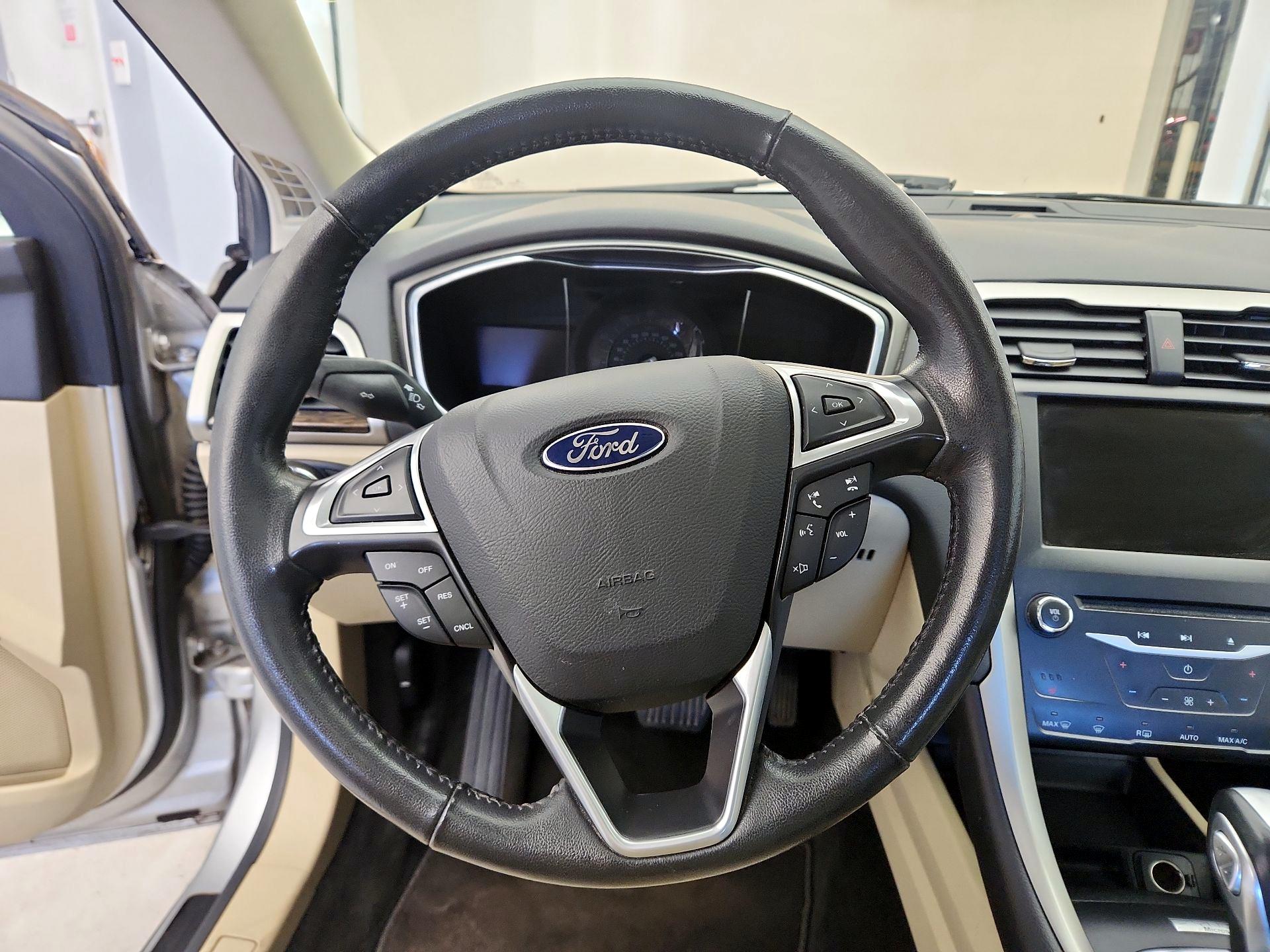 Thumbnail: 2014 Ford Fusion - 10