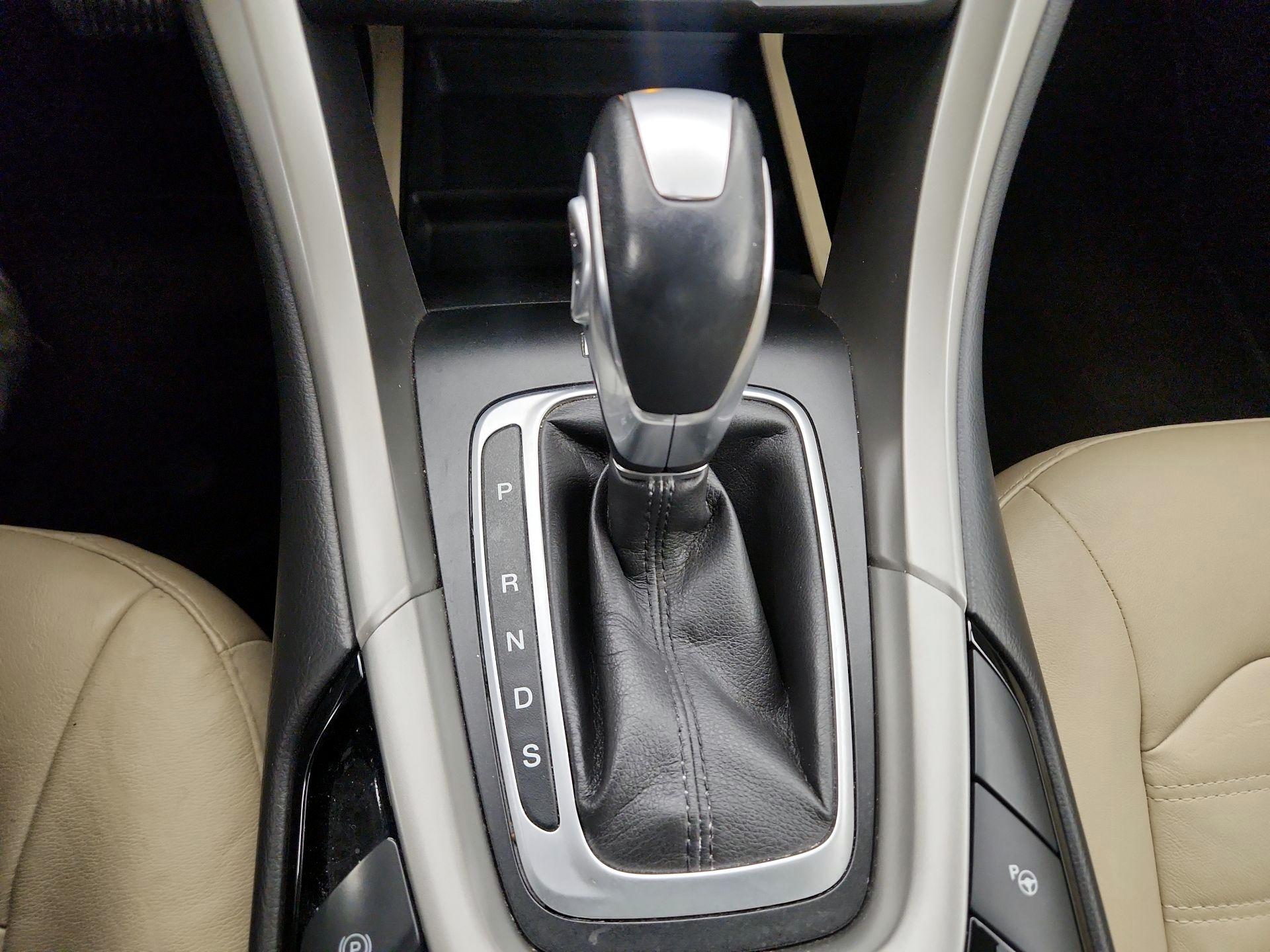 Thumbnail: 2014 Ford Fusion - 17