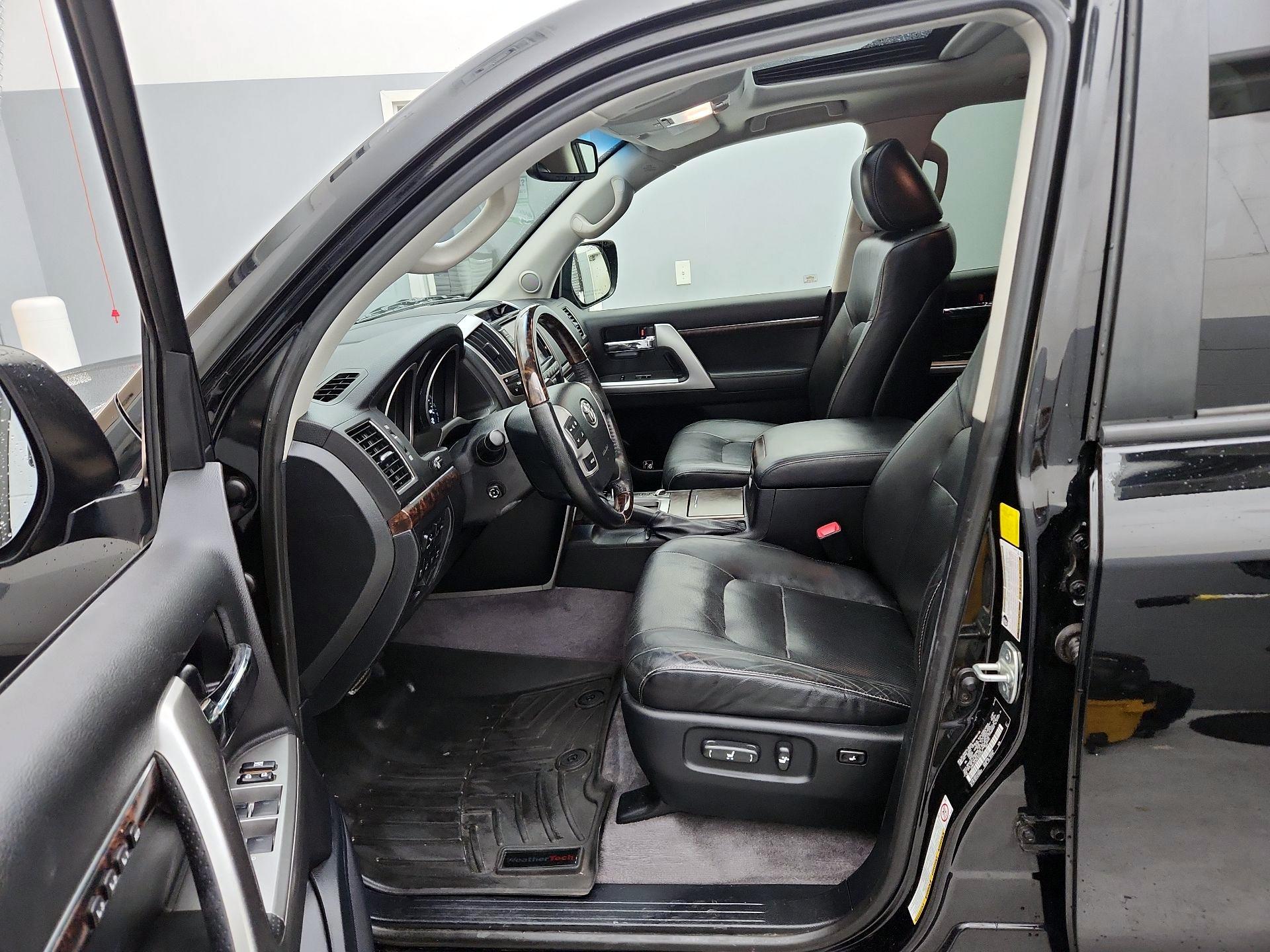 Thumbnail: 2014 Toyota Land Cruiser - 11