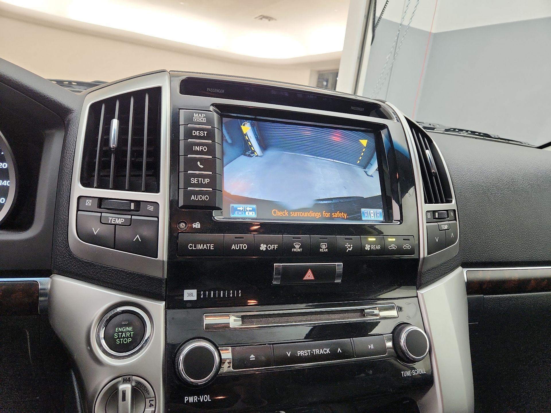 Thumbnail: 2014 Toyota Land Cruiser - 15