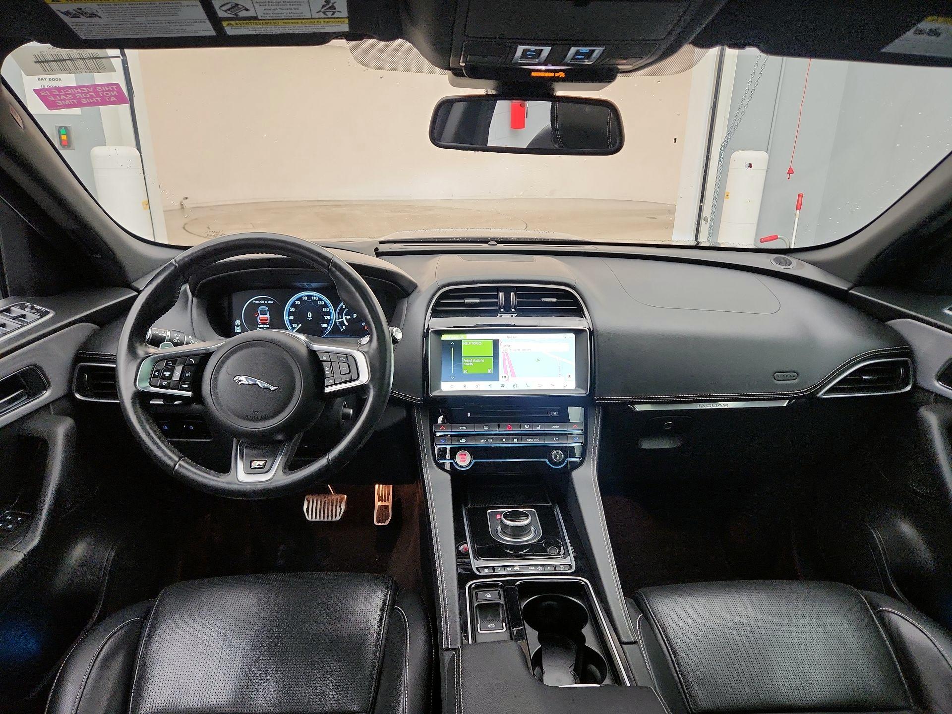 Thumbnail: 2018 Jaguar F-Pace - 9