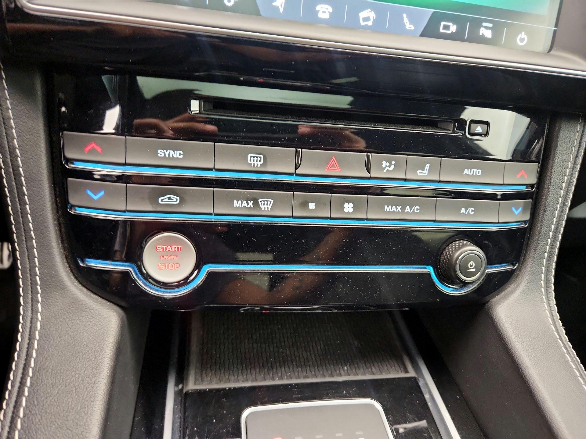 Thumbnail: 2018 Jaguar F-Pace - 17