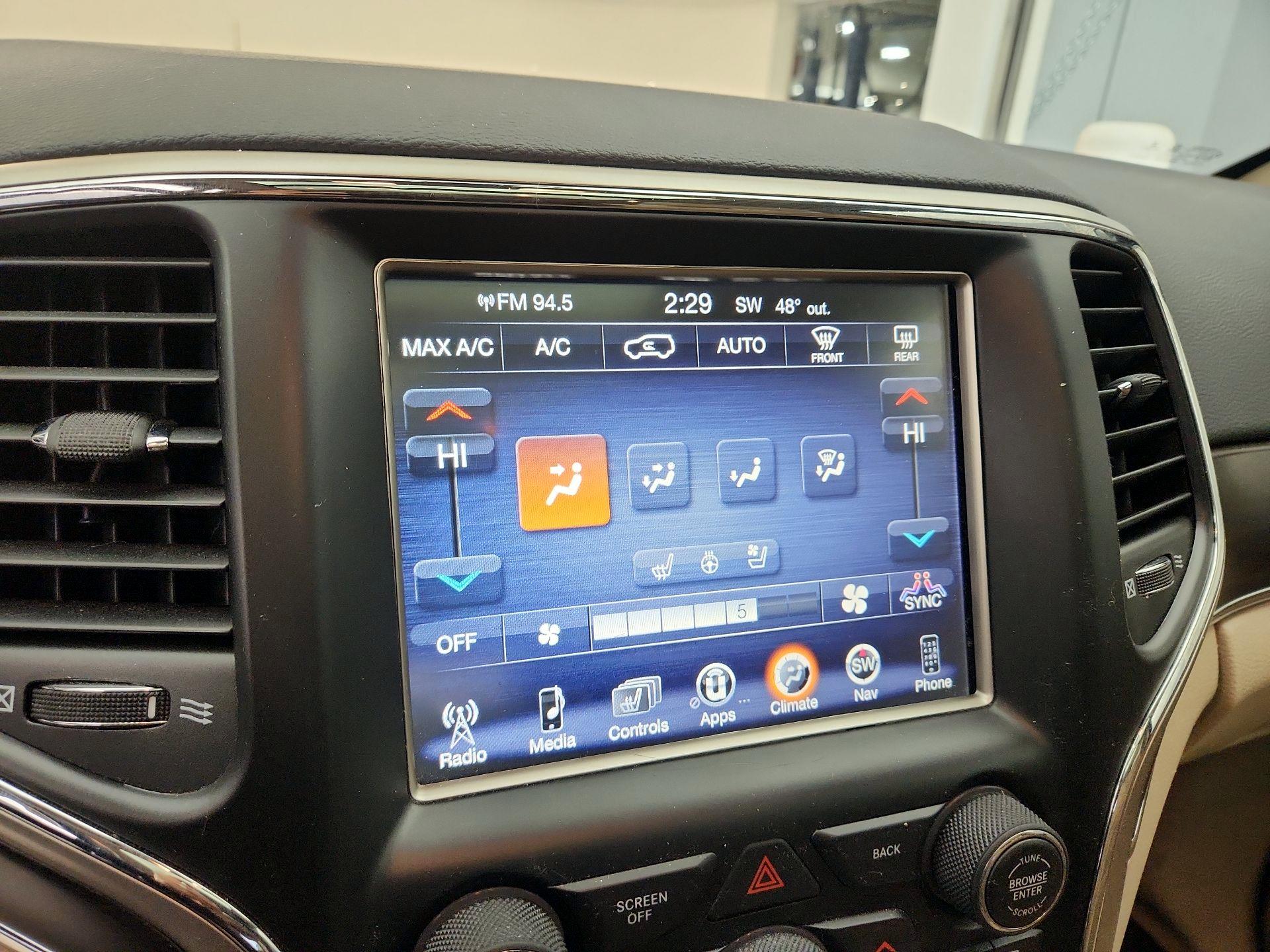 Thumbnail: 2017 Jeep Grand Cherokee - 17