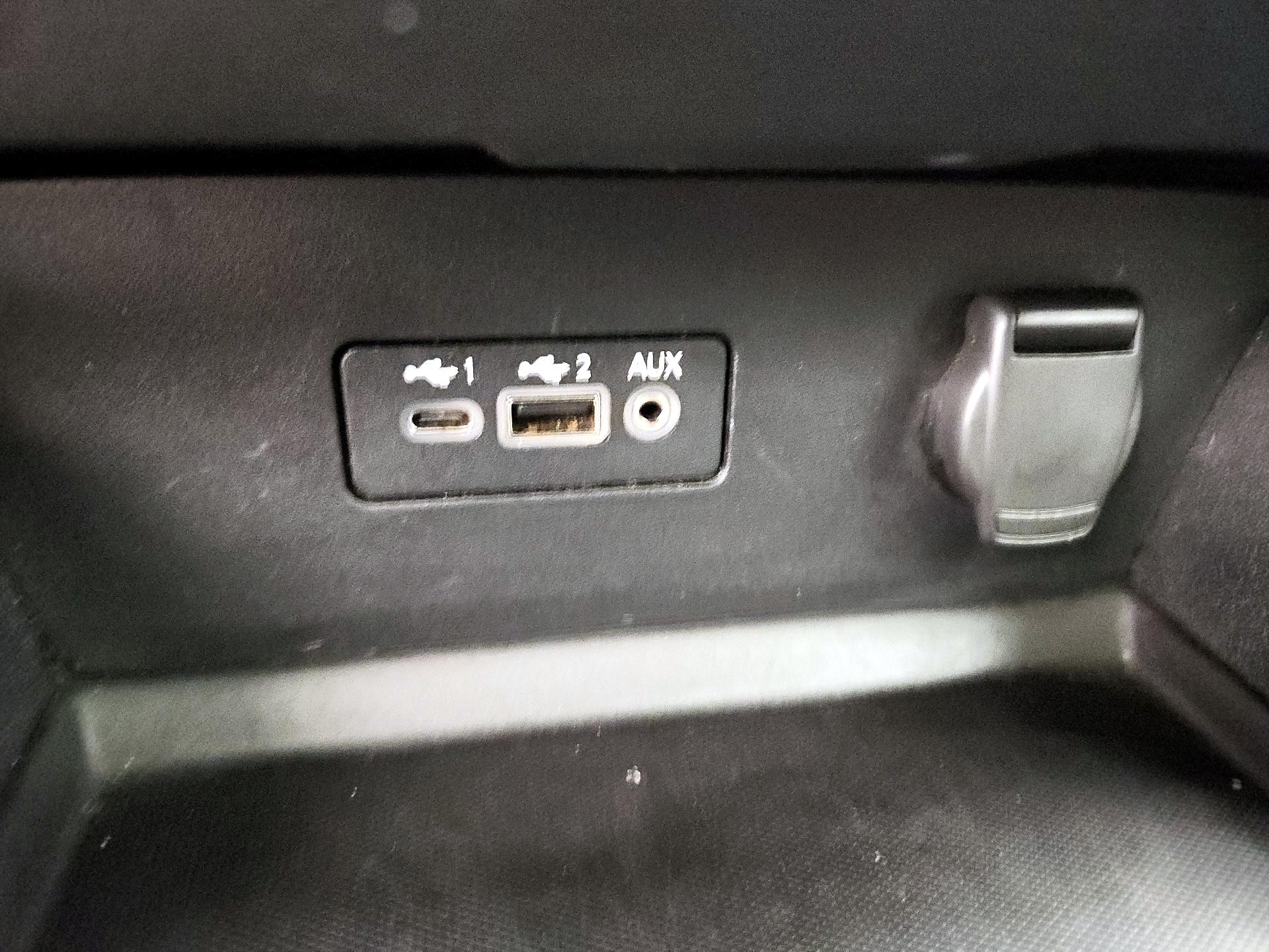 Thumbnail: 2019 Nissan Altima - 18