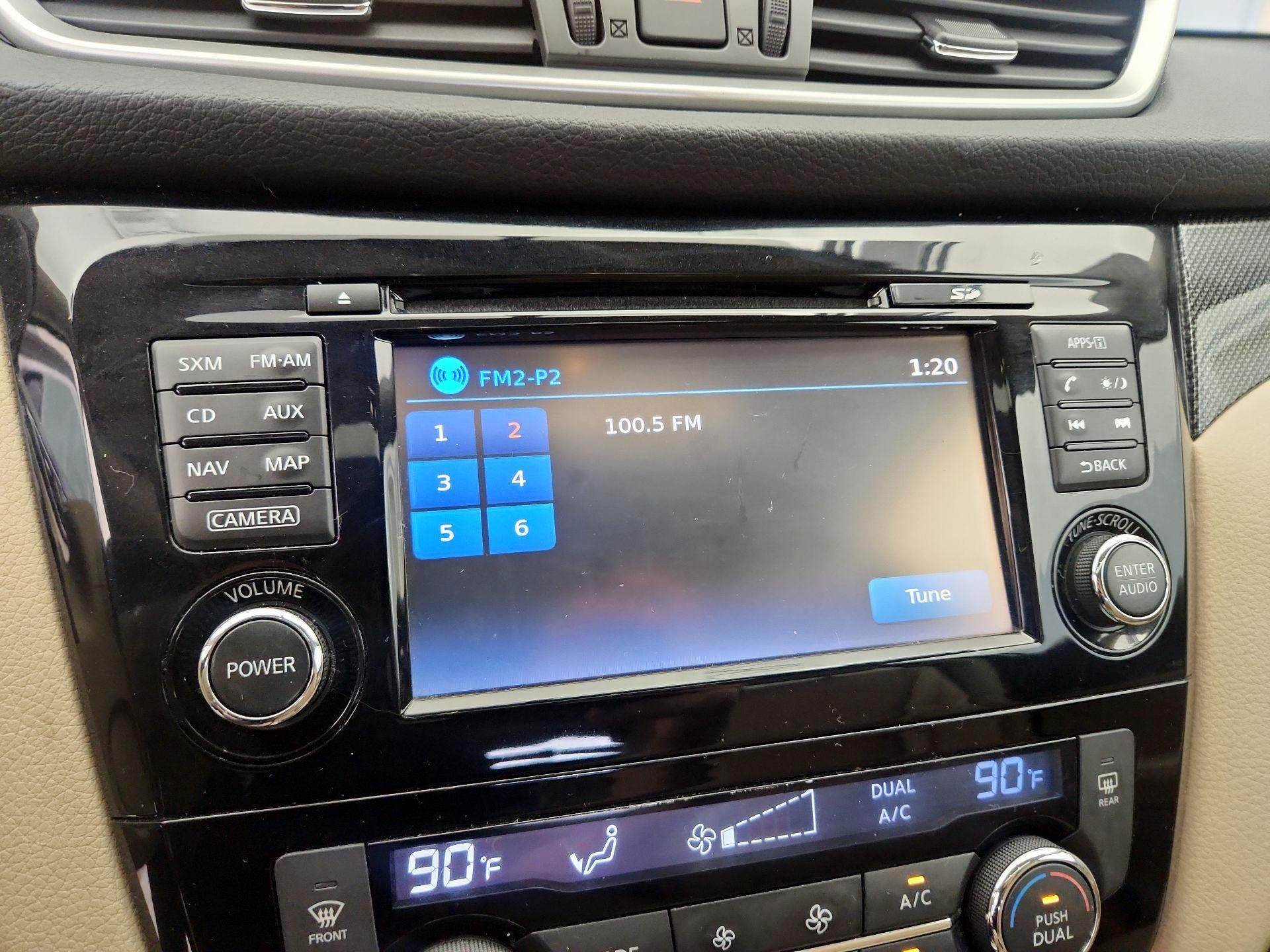 Thumbnail: 2015 Nissan Rogue - 16