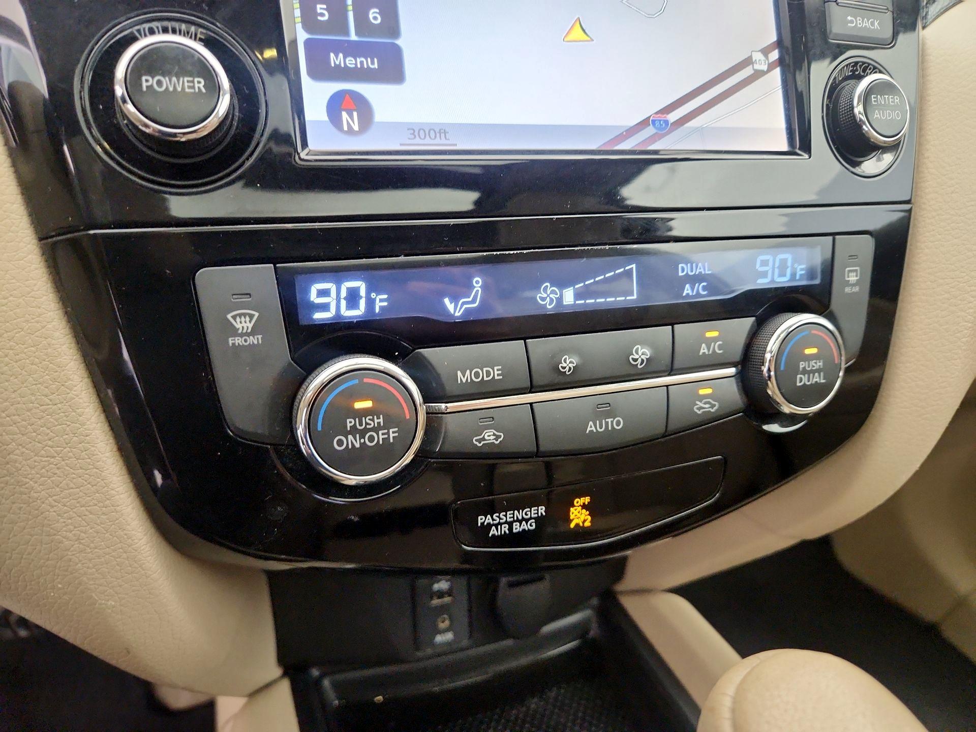 Thumbnail: 2015 Nissan Rogue - 17