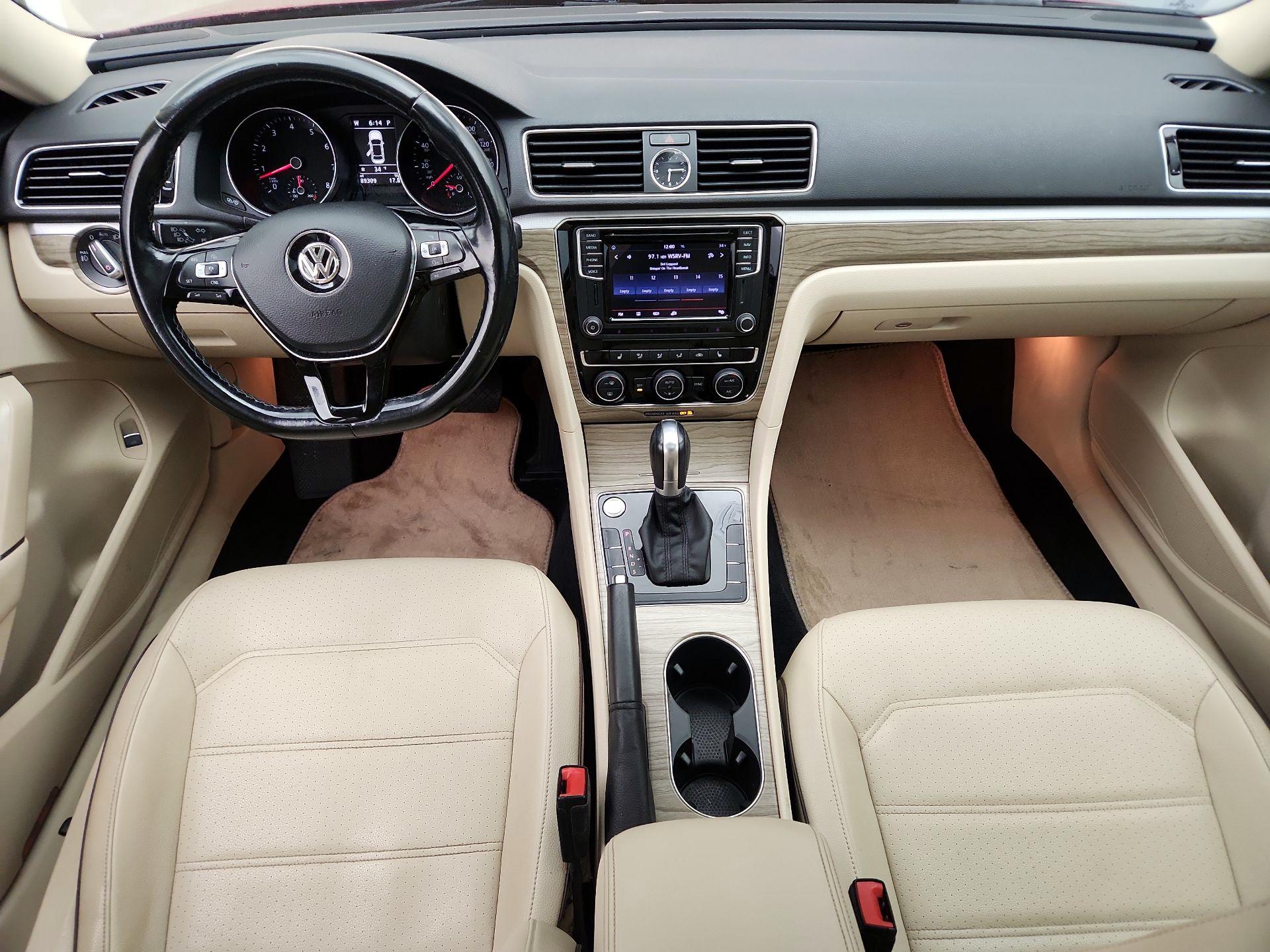 Thumbnail: 2016 Volkswagen Passat - 9